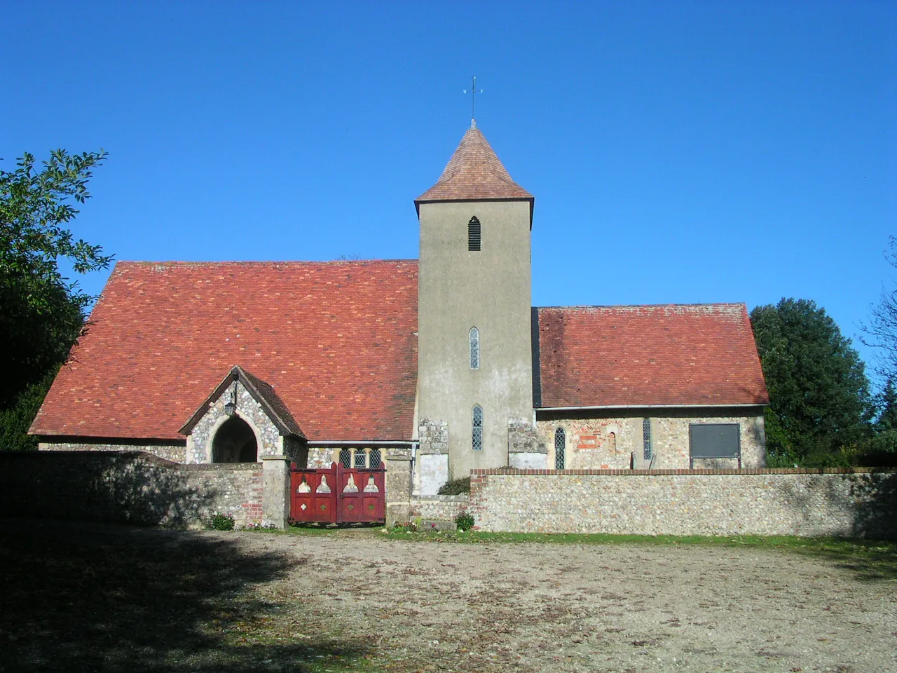 Photo showing: Westhampnett parish church, West Sussex, England.