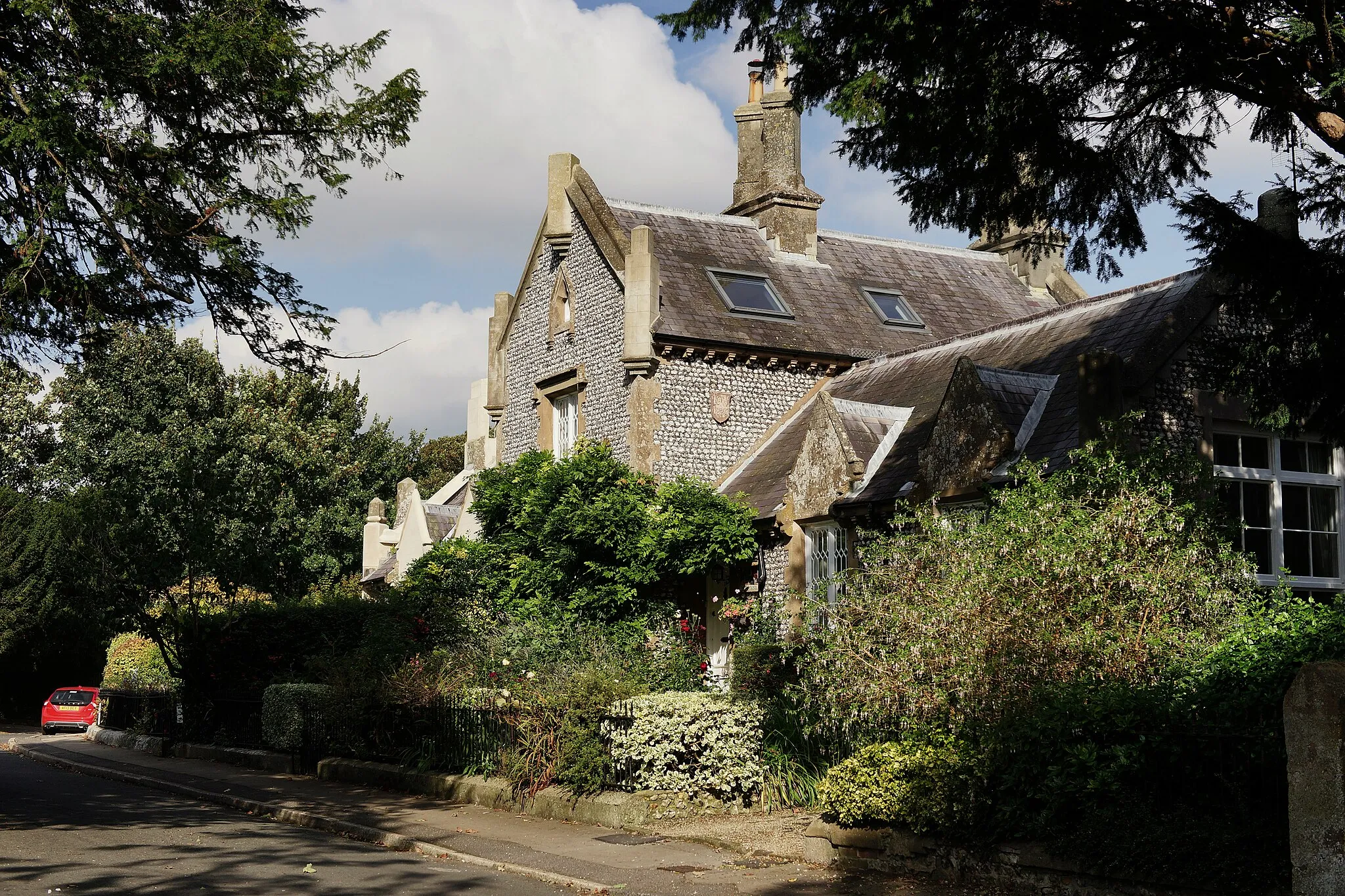 Photo showing: The Old School, Oving