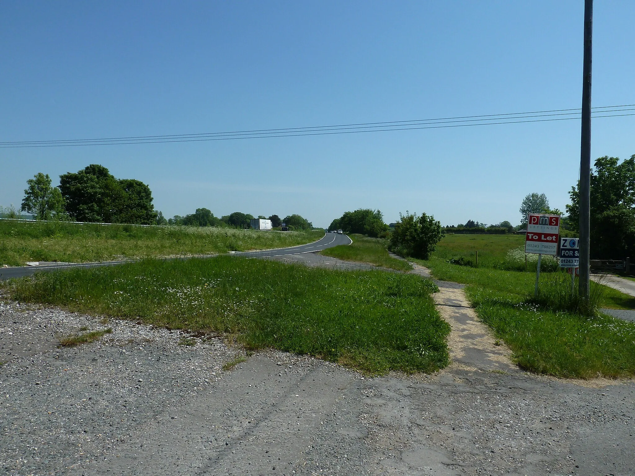 Photo showing: A27 dual carriageway near Hales Barn