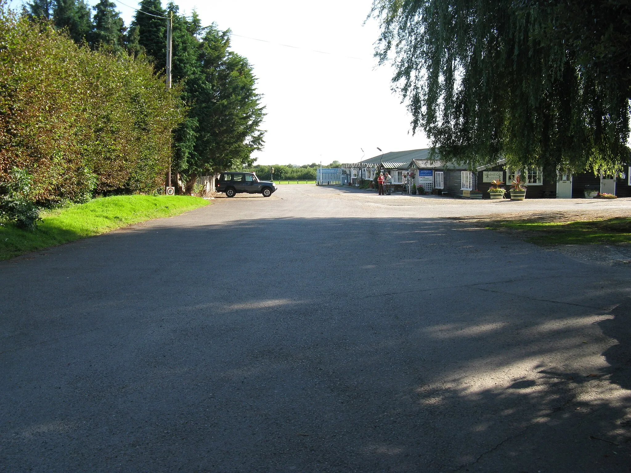 Photo showing: Shops and business units by Barnham Windmill