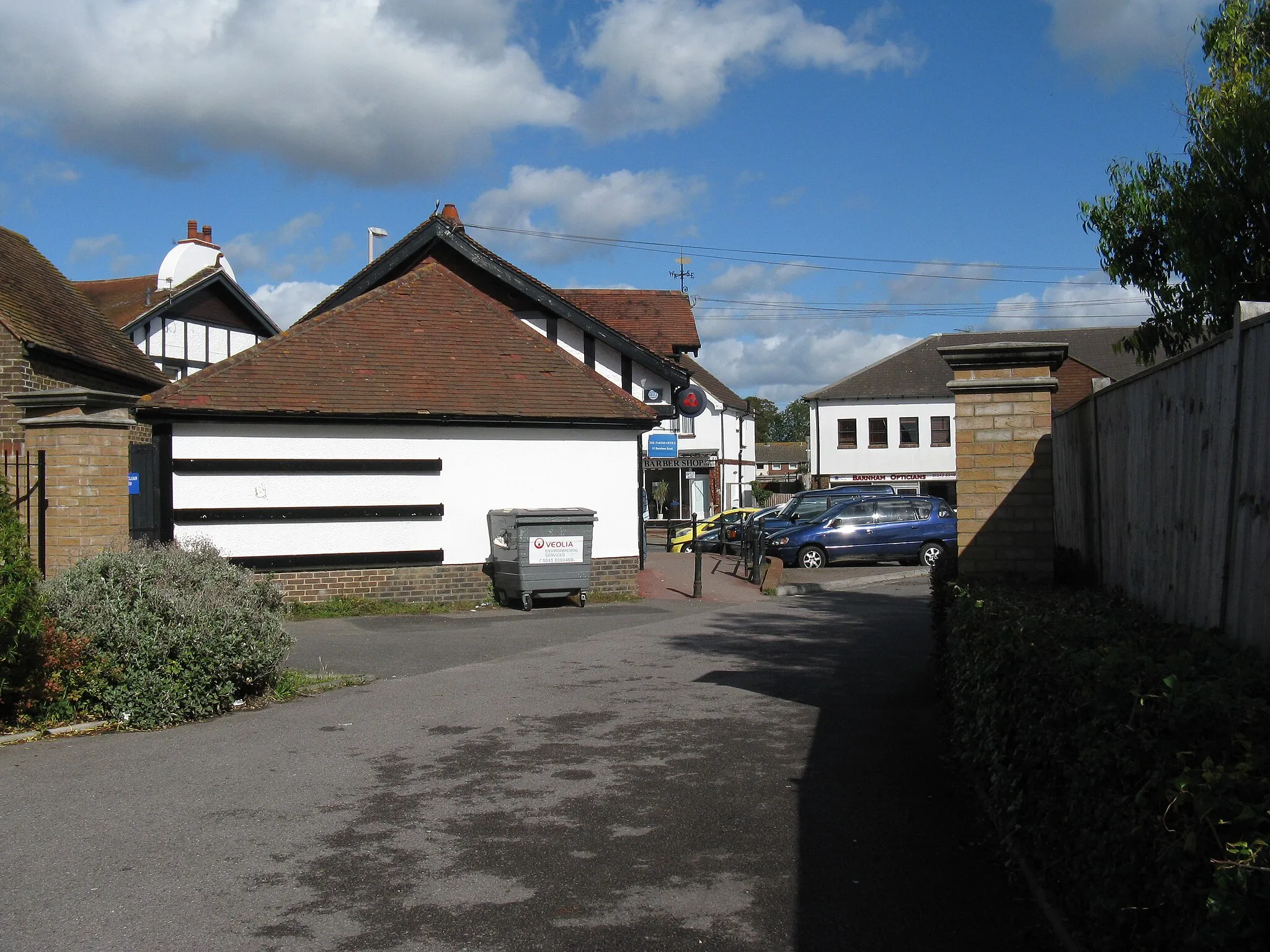 Photo showing: Approach road to Windmill Court Barnham