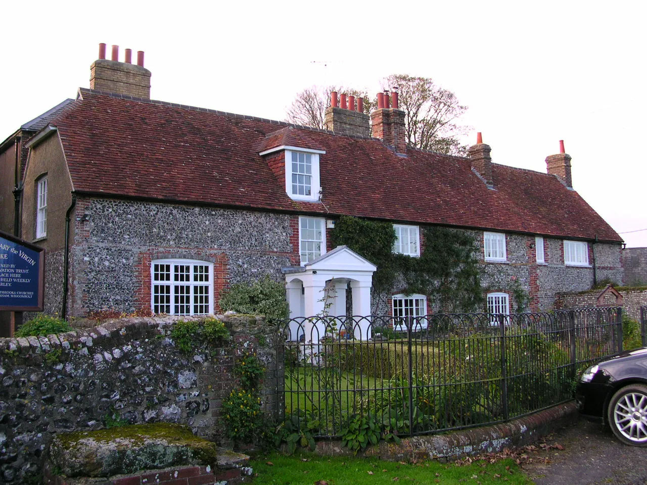 Photo showing: North Stoke farmhouse, West Sussex.