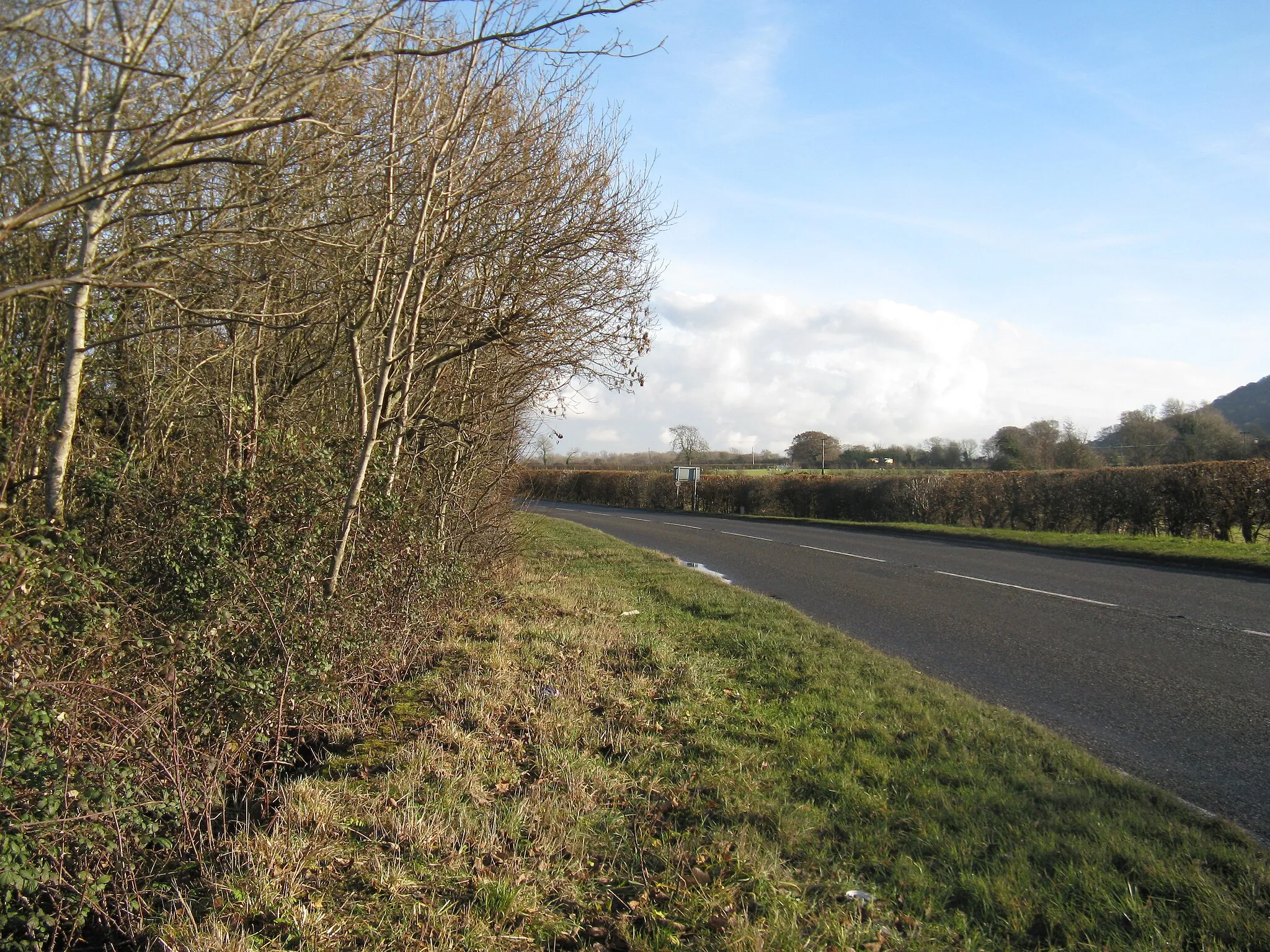 Photo showing: A short stretch of the A283 called The Pike