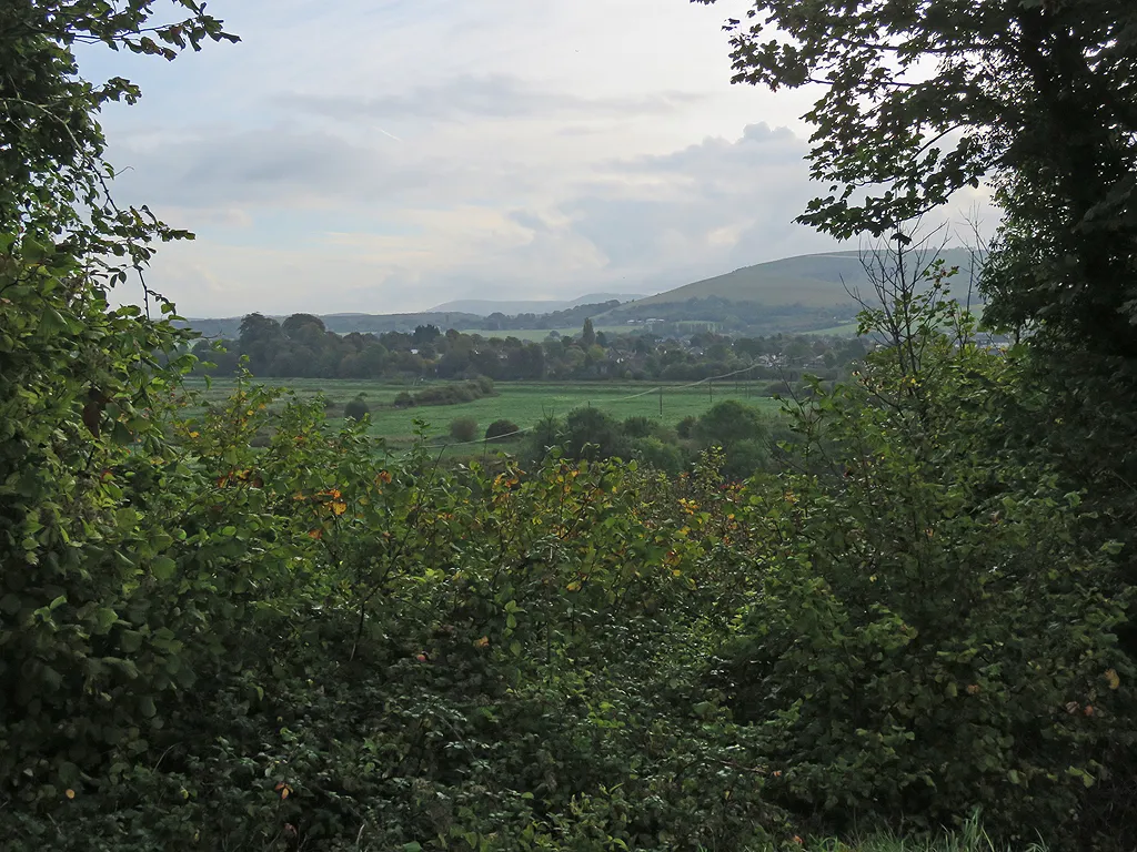 Photo showing: Across the Adur valley from Bramber Castle