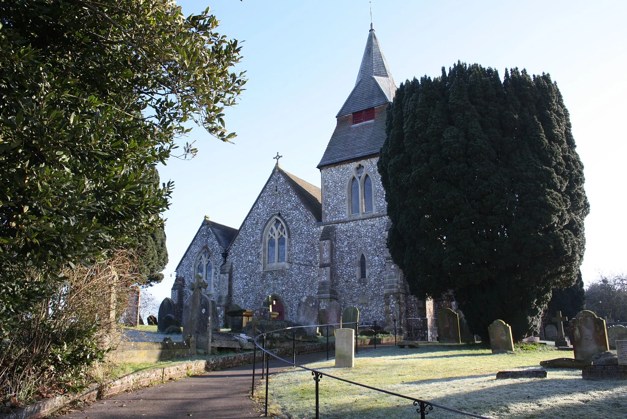 Photo showing: St Cosmas and St Damian Church from the main entrance