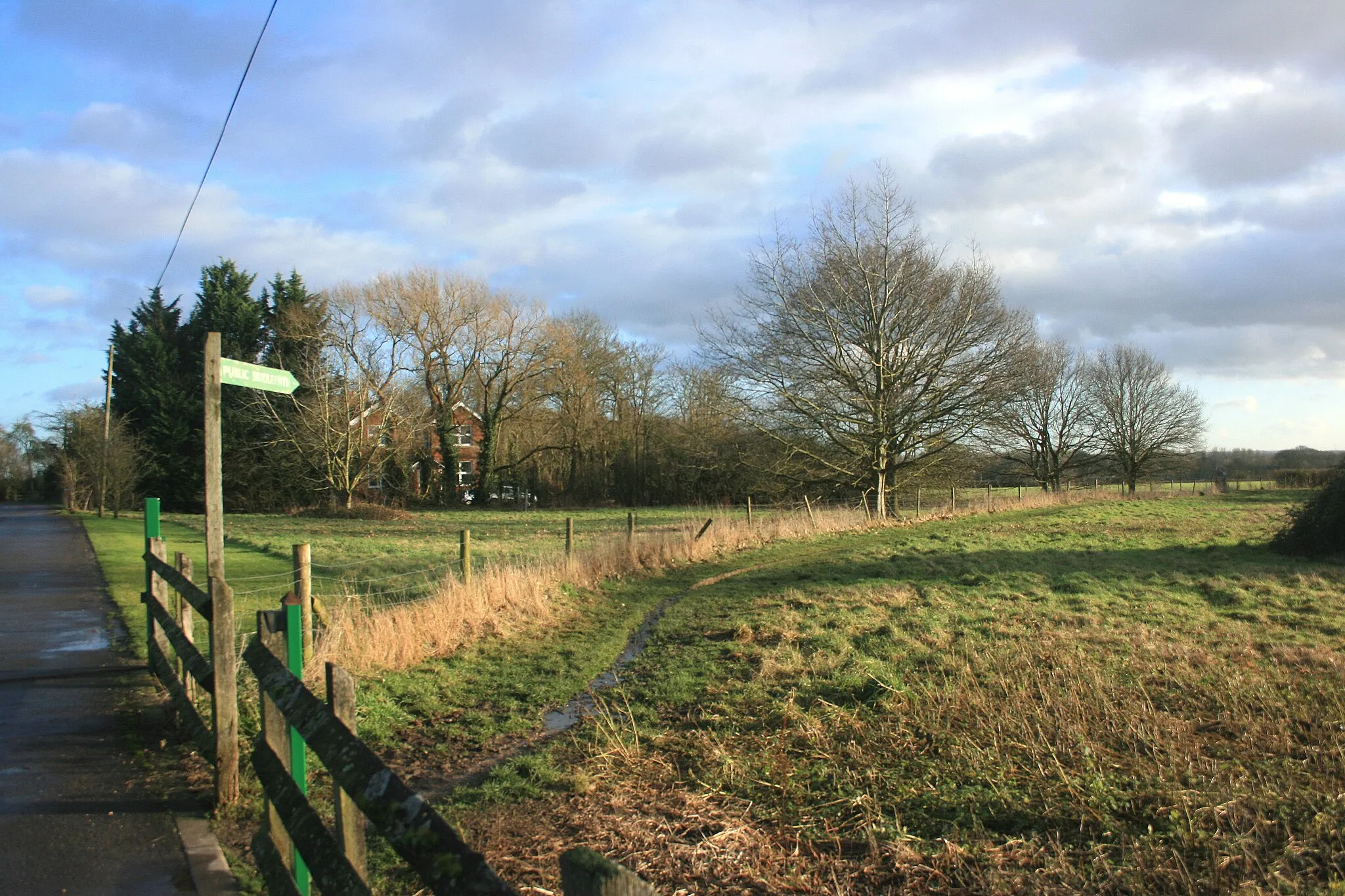 Photo showing: Bridleway at Castle End Farm