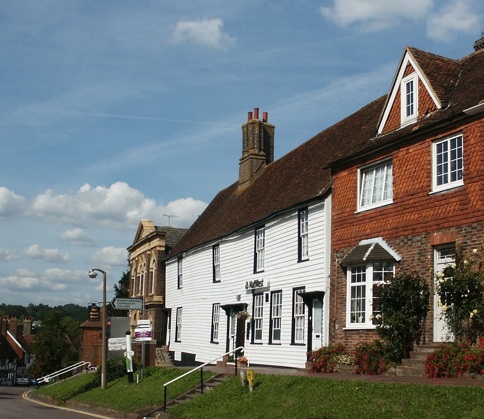 Photo showing: View of part of the High Street in Robertsbridge