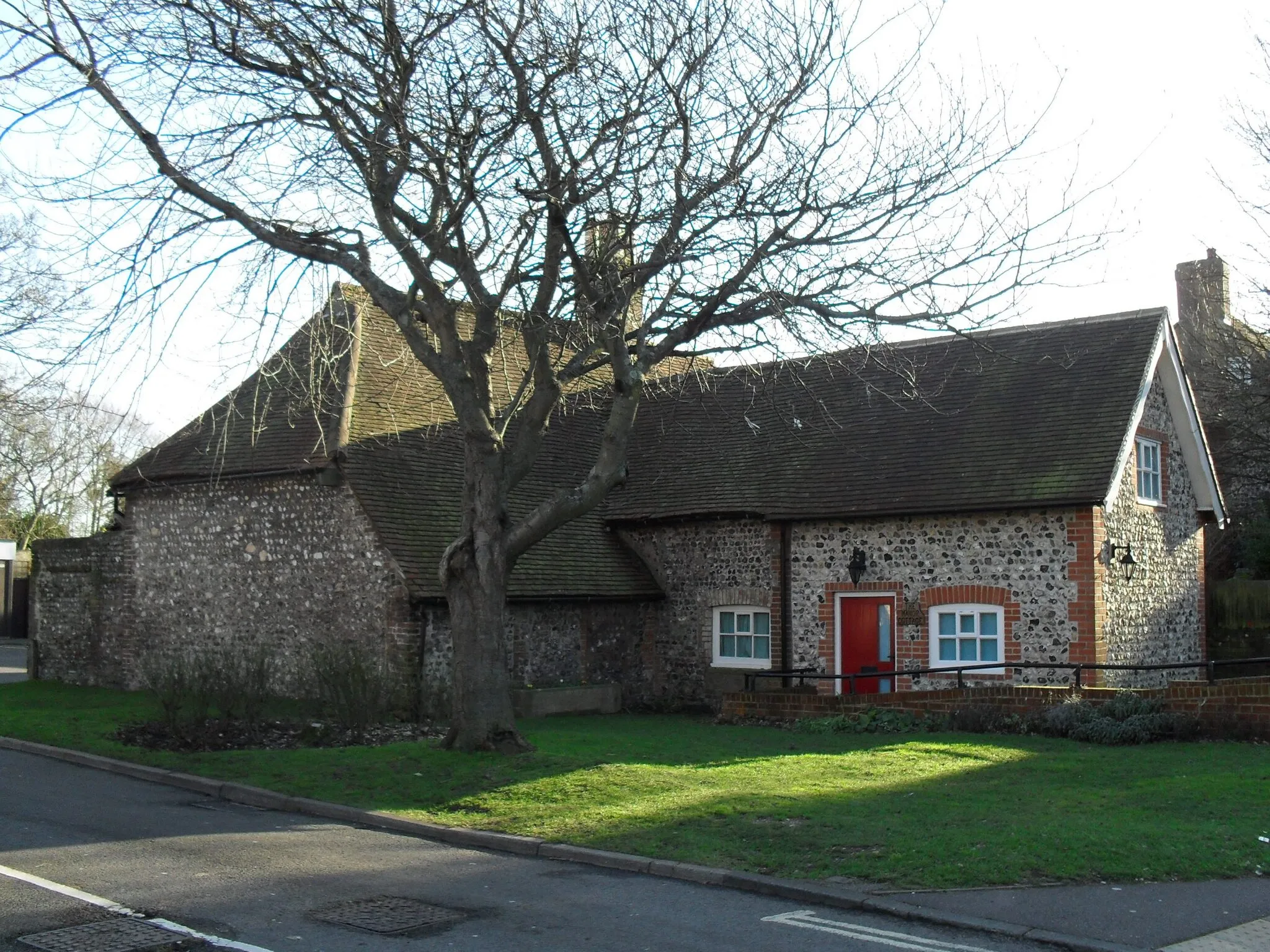 Photo showing: Manor Cottage, 16-18 Southwick Street, Southwick, Adur, West Sussex, England. Listed at Grade II by English Heritage (IoE Code 297360)