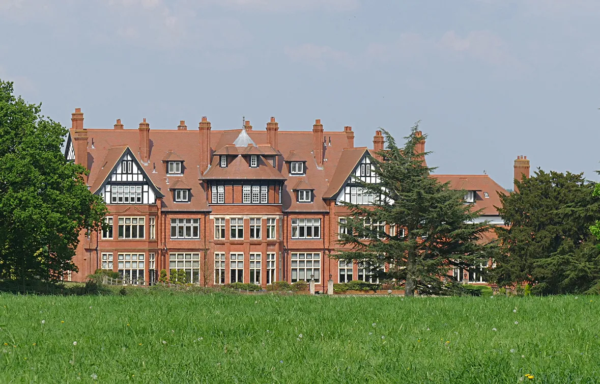 Photo showing: Hatchford Park