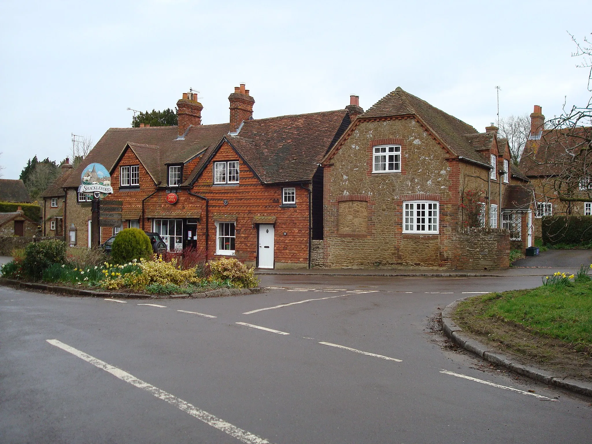 Photo showing: The centre of Shackleford. S Knights, my photo, March 2008