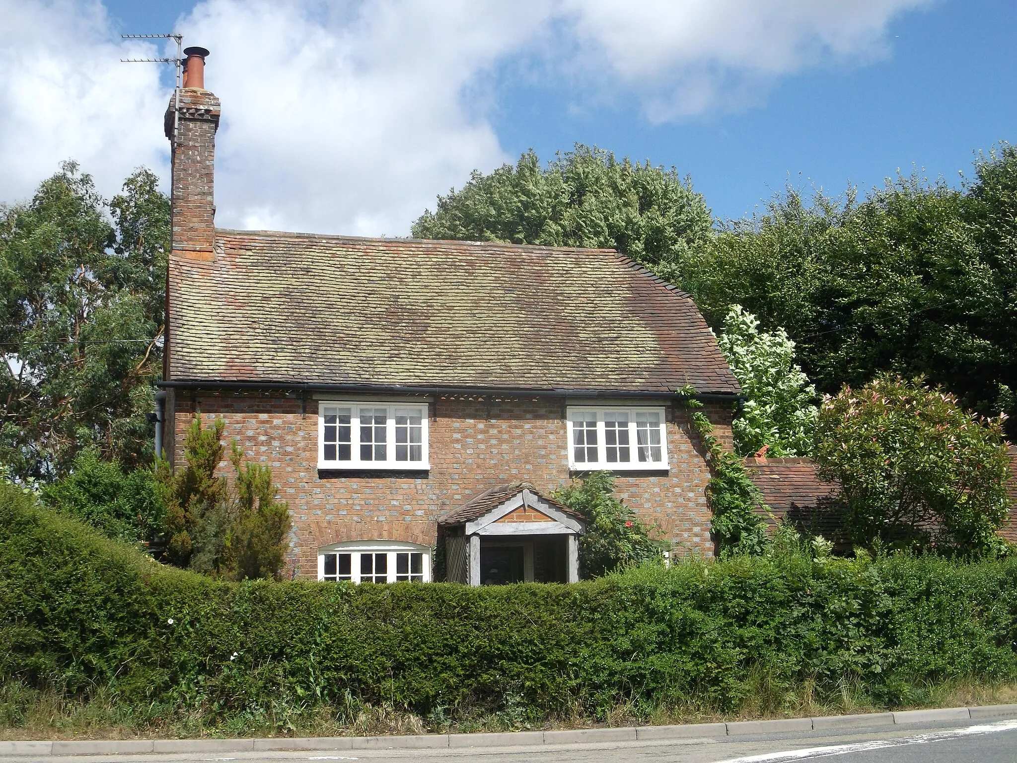 Photo showing: Forge House, Cripp's Corner