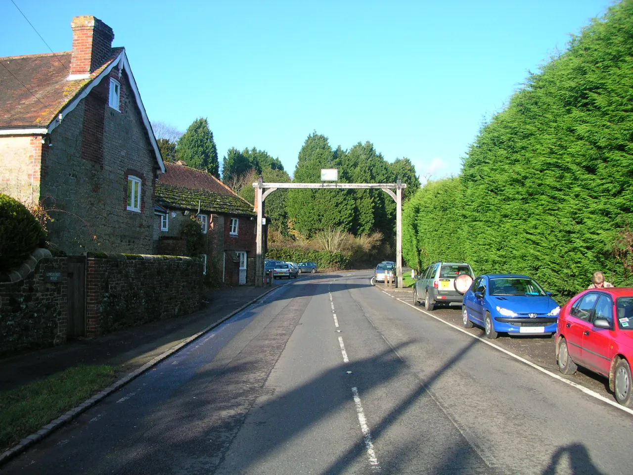 Photo showing: Fittleworth southern approach, West Sussex, England. November 2007