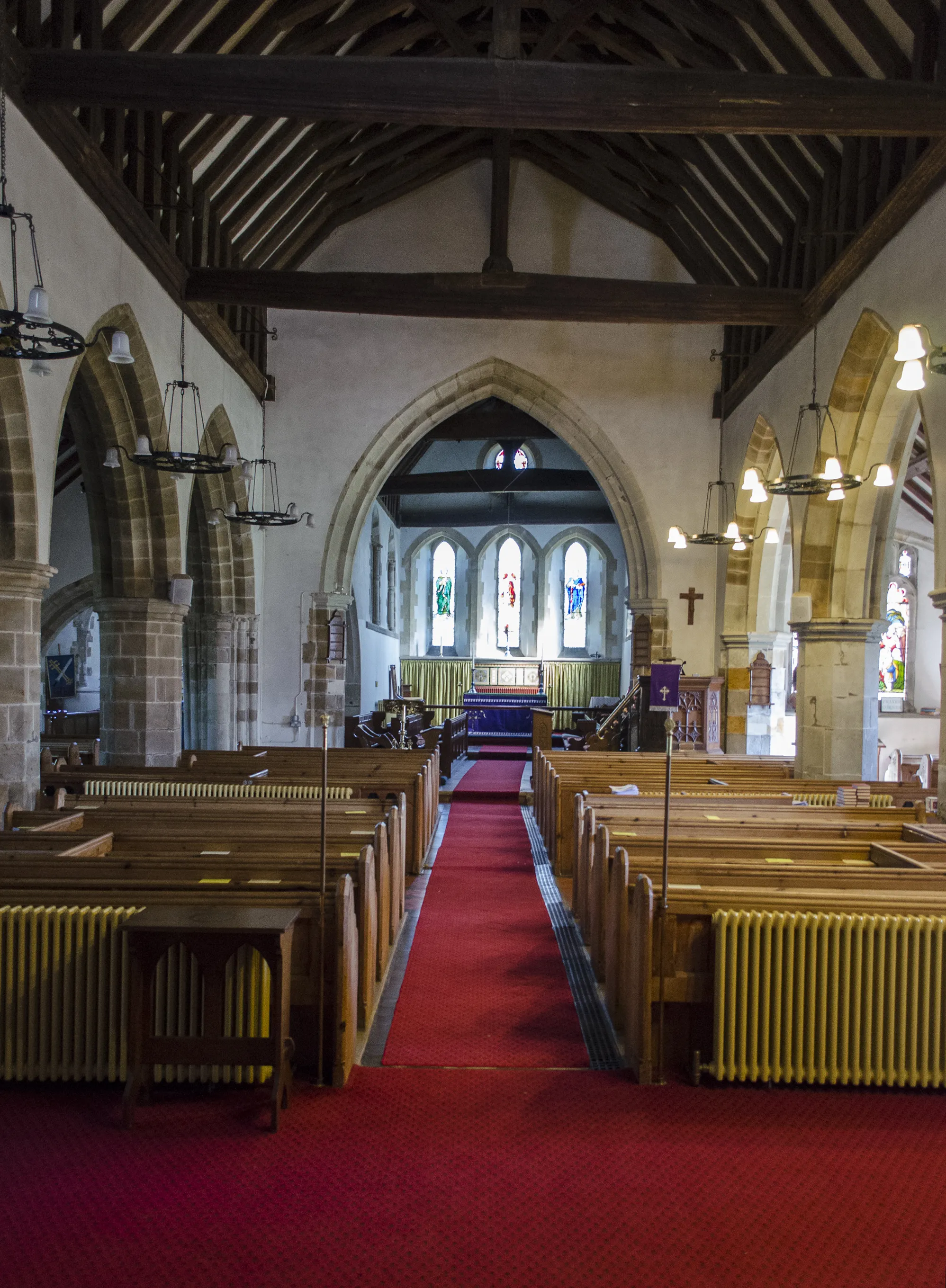 Photo showing: Interior, church of Ss Peter & Paul, Hellingly