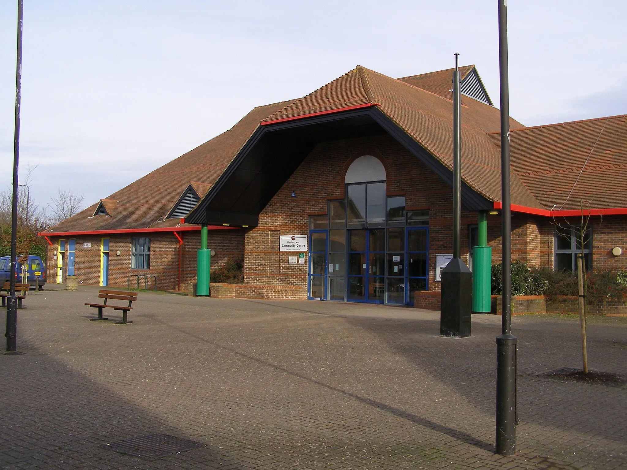 Photo showing: Maidenbower Community Centre, Maidenbower, Crawley, West Sussex, England