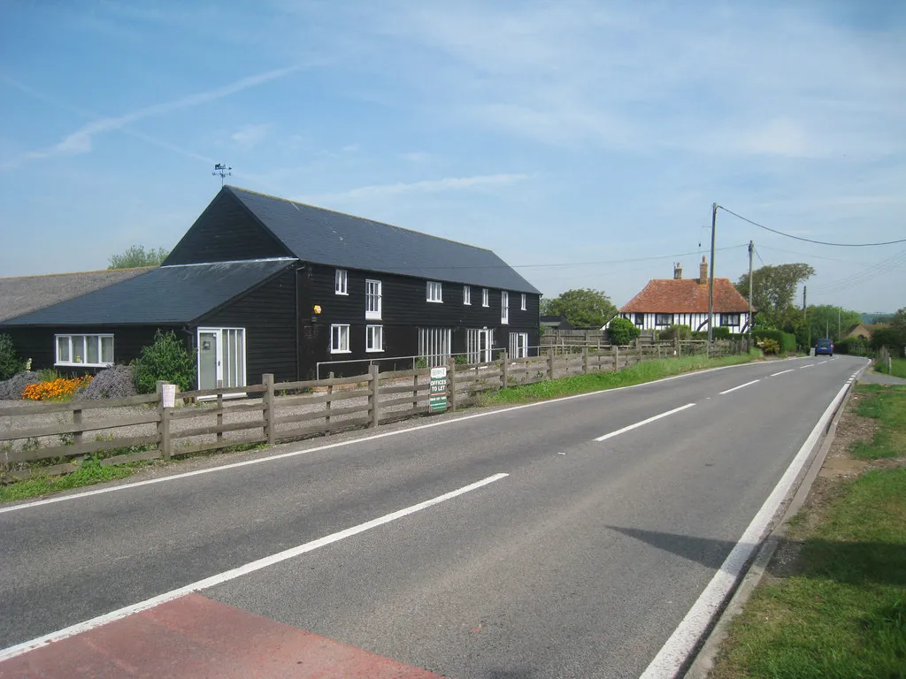 Photo showing: Converted Barn on Guldeford Road