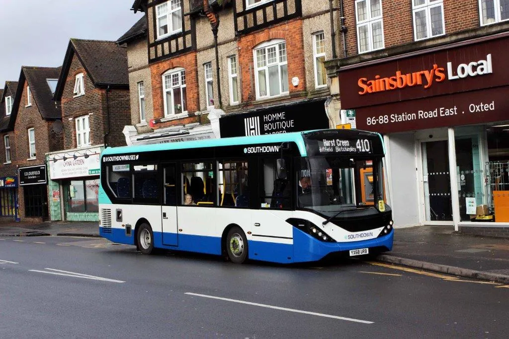 Photo showing: Bus route 410 in Oxted town centre, Surrey
