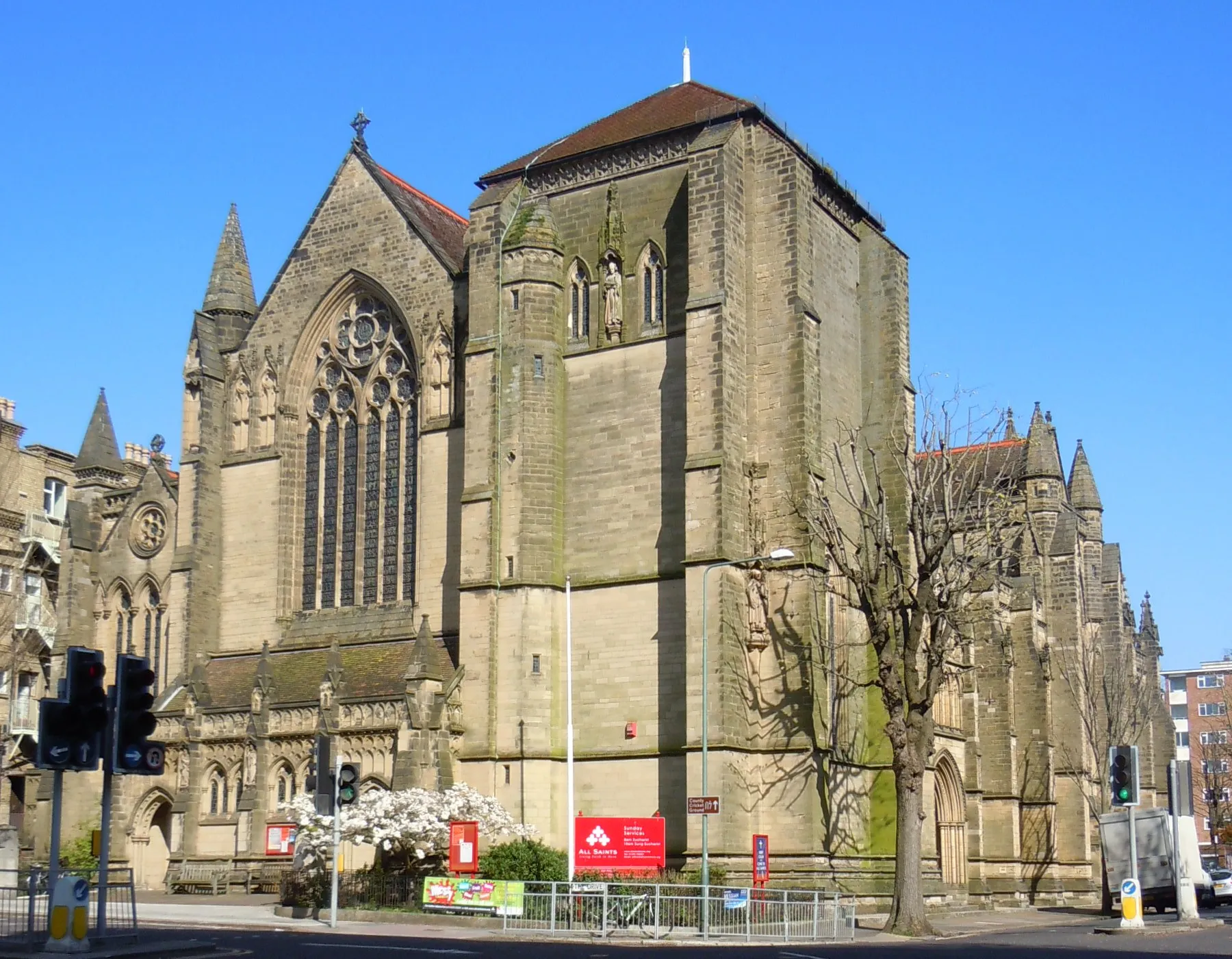 Photo showing: All Saints Church, Eaton Road, Hove, City of Brighton and Hove, England.  The parish church of Hove since 1892. Listed at Grade I by English Heritage (NHLE Code 1187592)