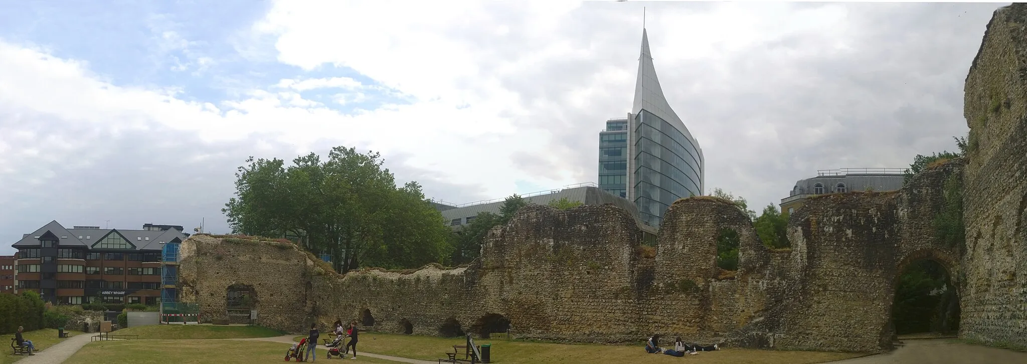 Photo showing: Reading Abbey, Forbury Gardens, Reading, Berkshire with people picnicking and mother pushing pram.