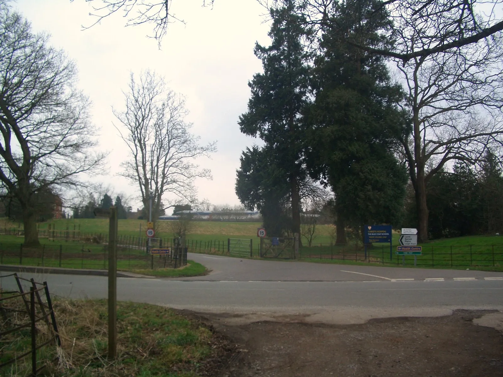 Photo showing: An entrance to Christ's Hospital