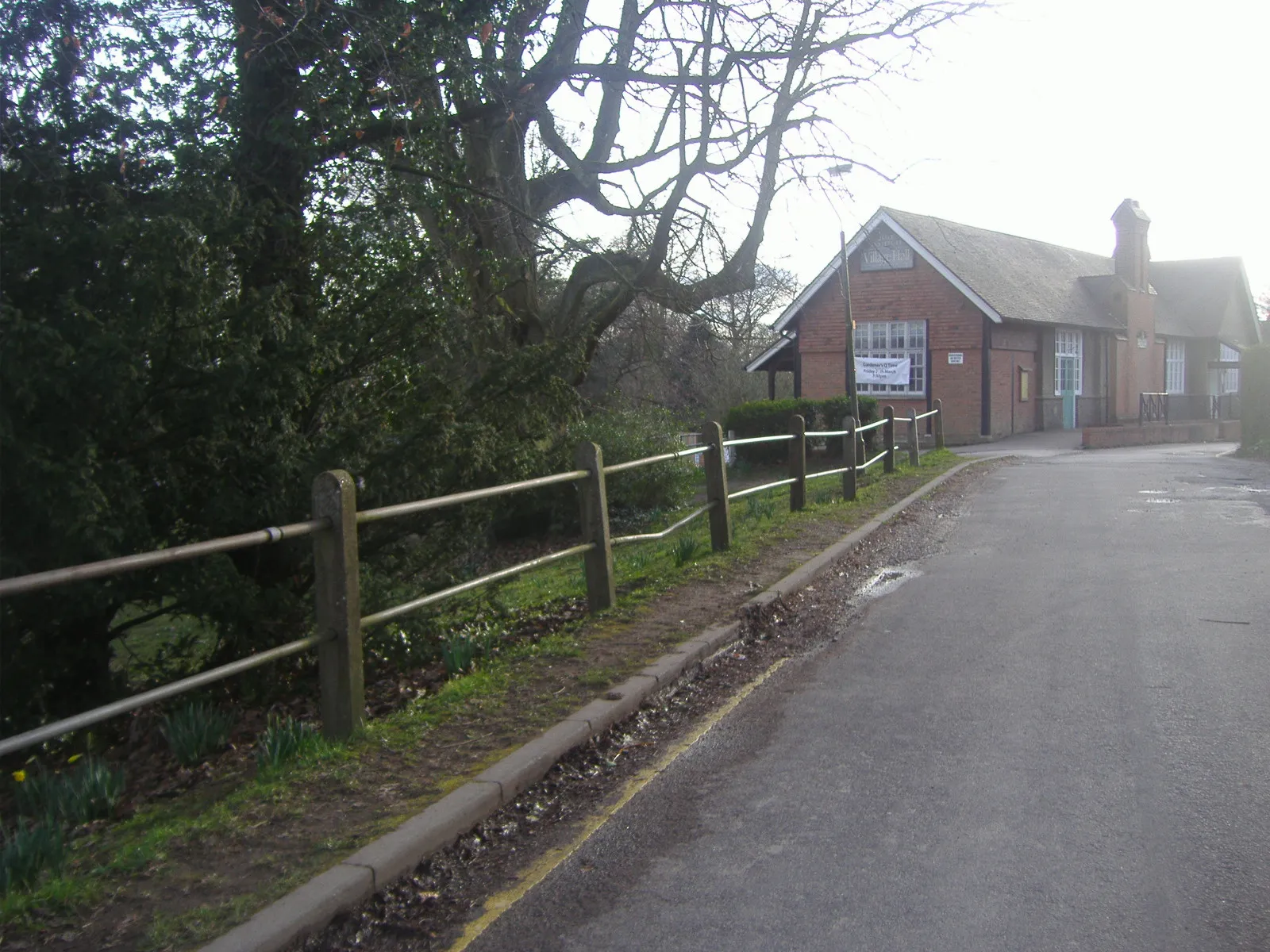 Photo showing: Upper Hale Community Centre, Wings Road