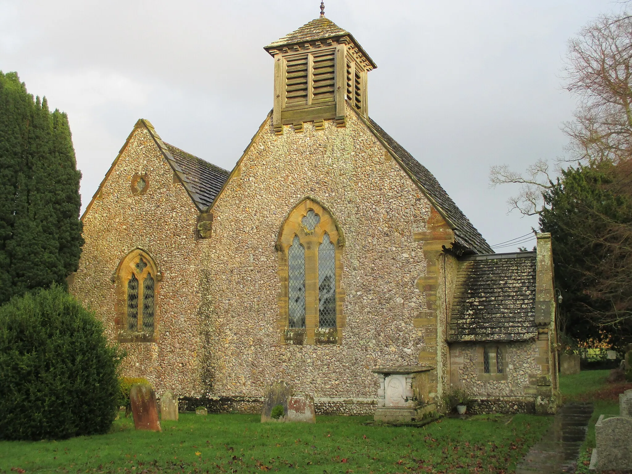 Photo showing: St Bartholomew's parish church, Albourne, West Sussex, seen from the west