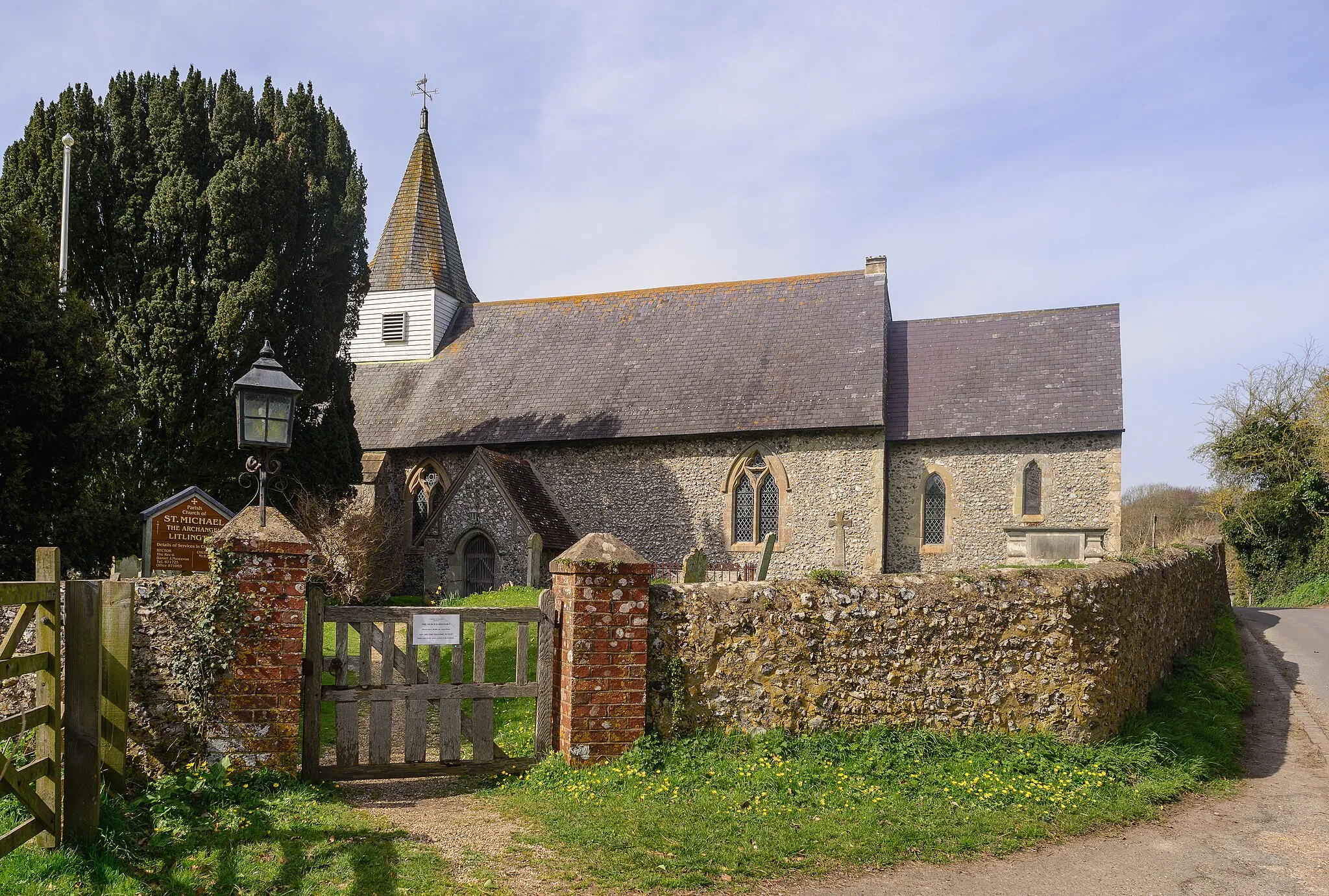 Photo showing: This is a photo of listed building number 1353380.