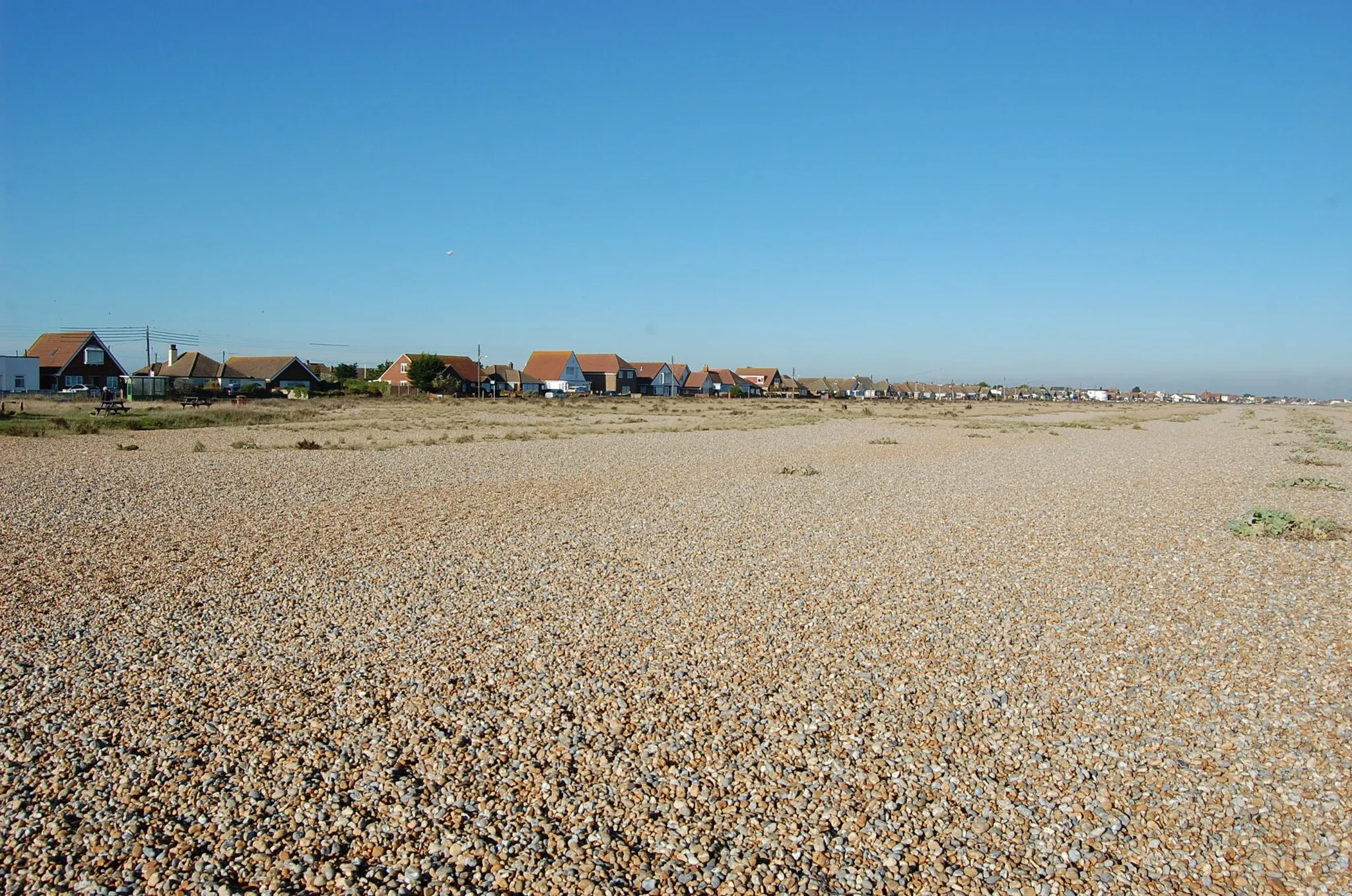 Photo showing: Houses along the beach at Lade