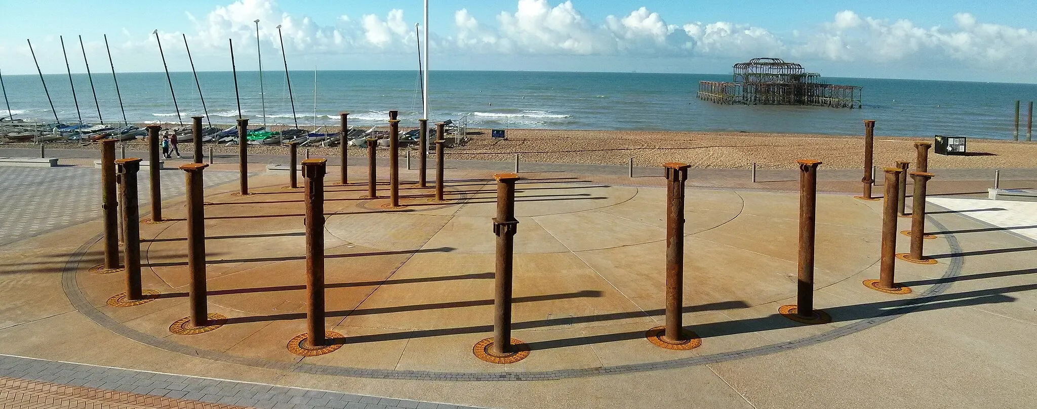 Photo showing: Cast iron pillars, remains of the West Pier, arranged in a Golden Spiral on the seafront of Brighton.
www.westpier.co.uk/the-golden-spiral/

en.wikipedia.org/wiki/Golden_spiral