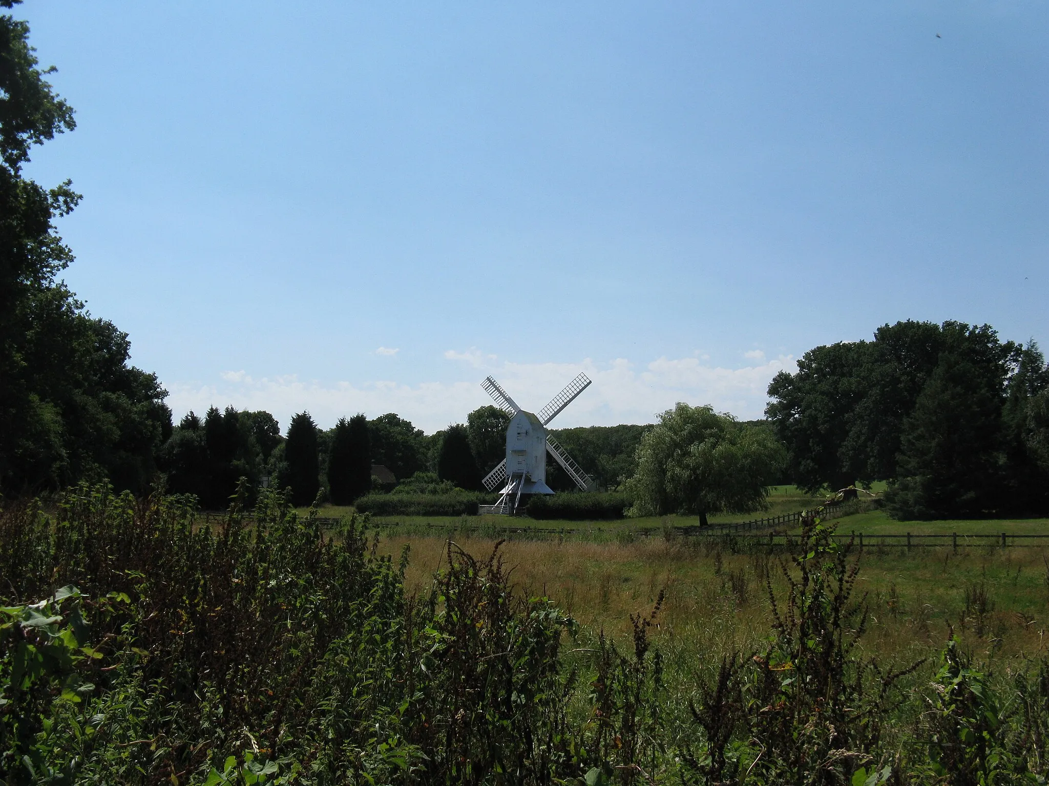 Photo showing: Lowfield Heath Windmill