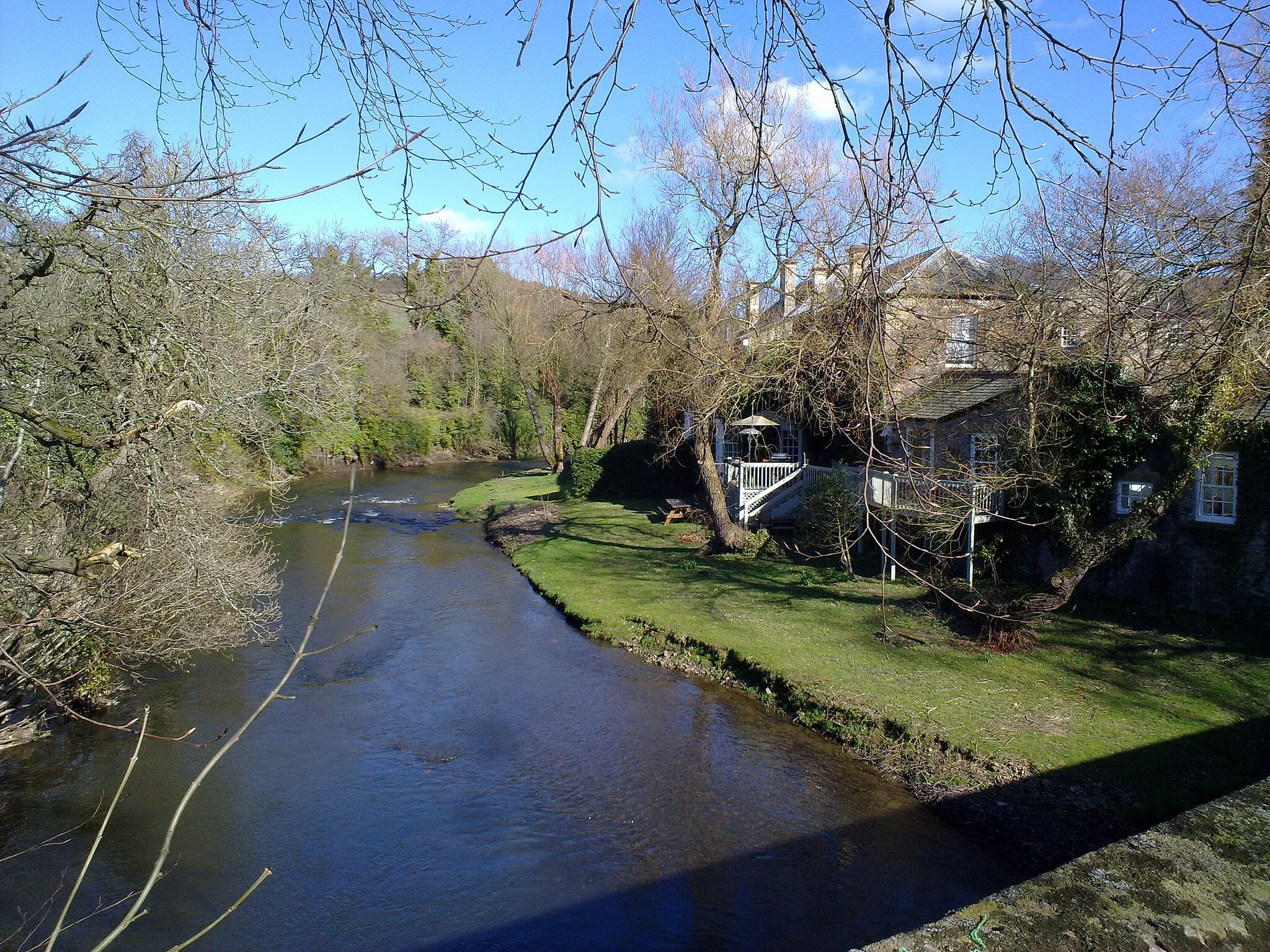 Photo showing: View downstream from Linzford bridge