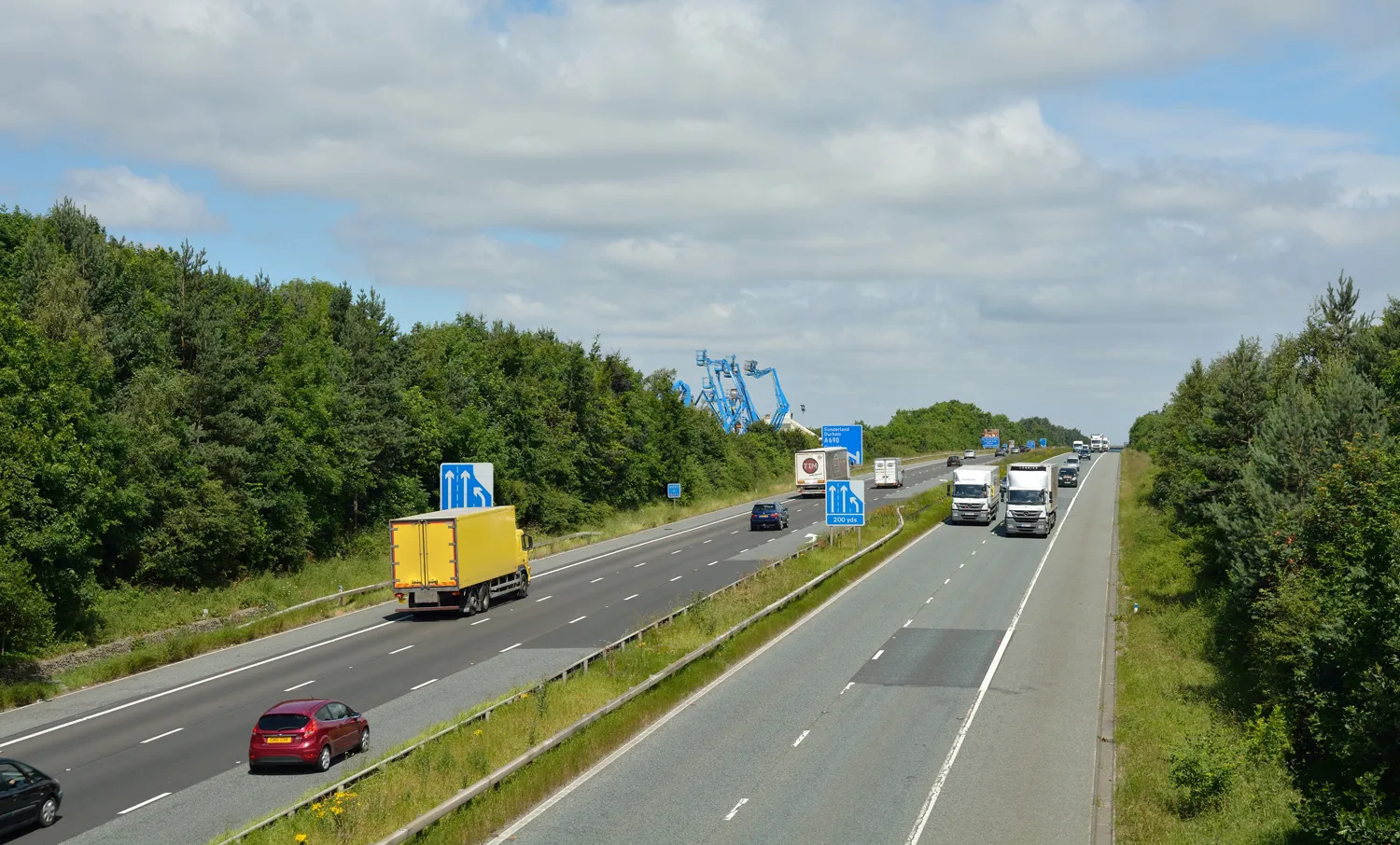 Photo showing: A1(M) heading north near Sherburn Grange