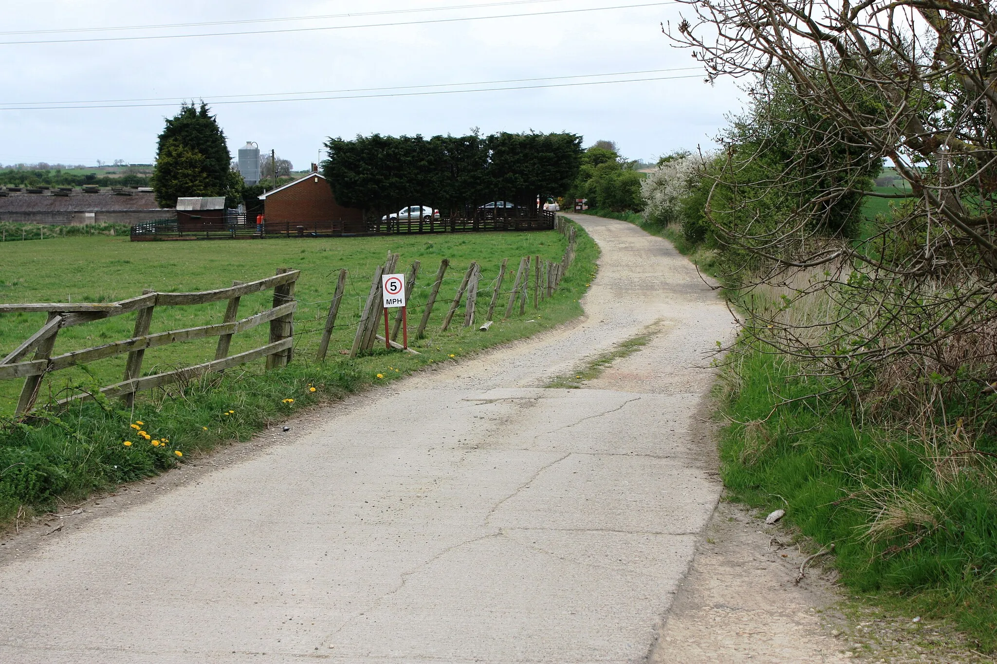 Photo showing: Entrance to Brierton Heights Farm