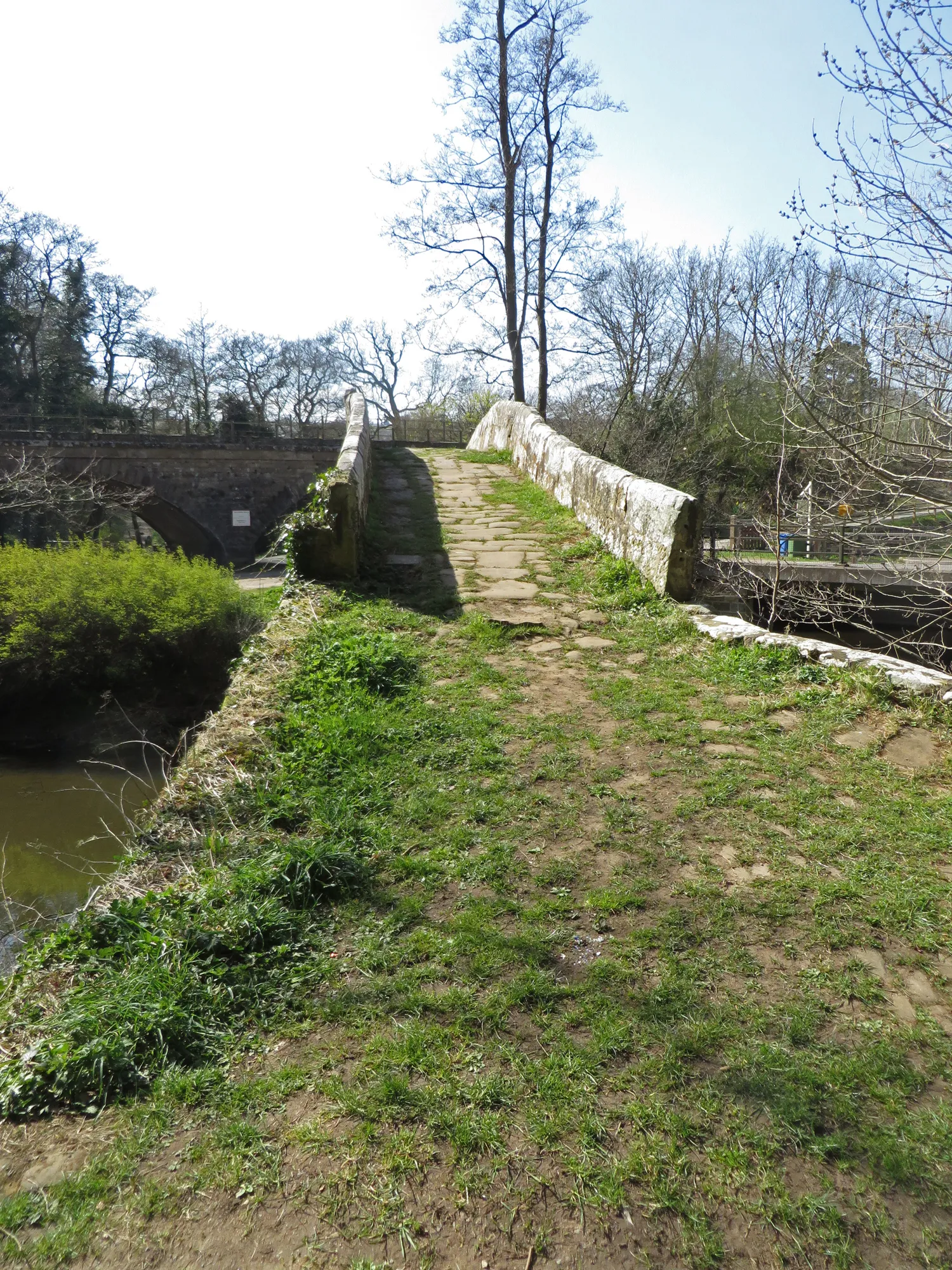 Photo showing: 17th Century packhorse bridge