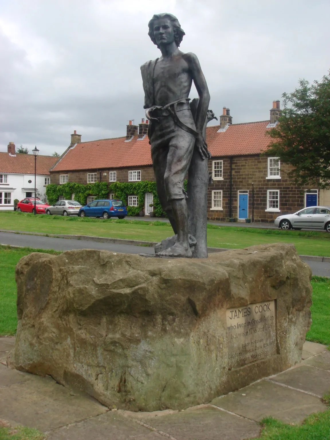 Photo showing: Statue of Captain James Cook as a boy, located in Great Ayton
