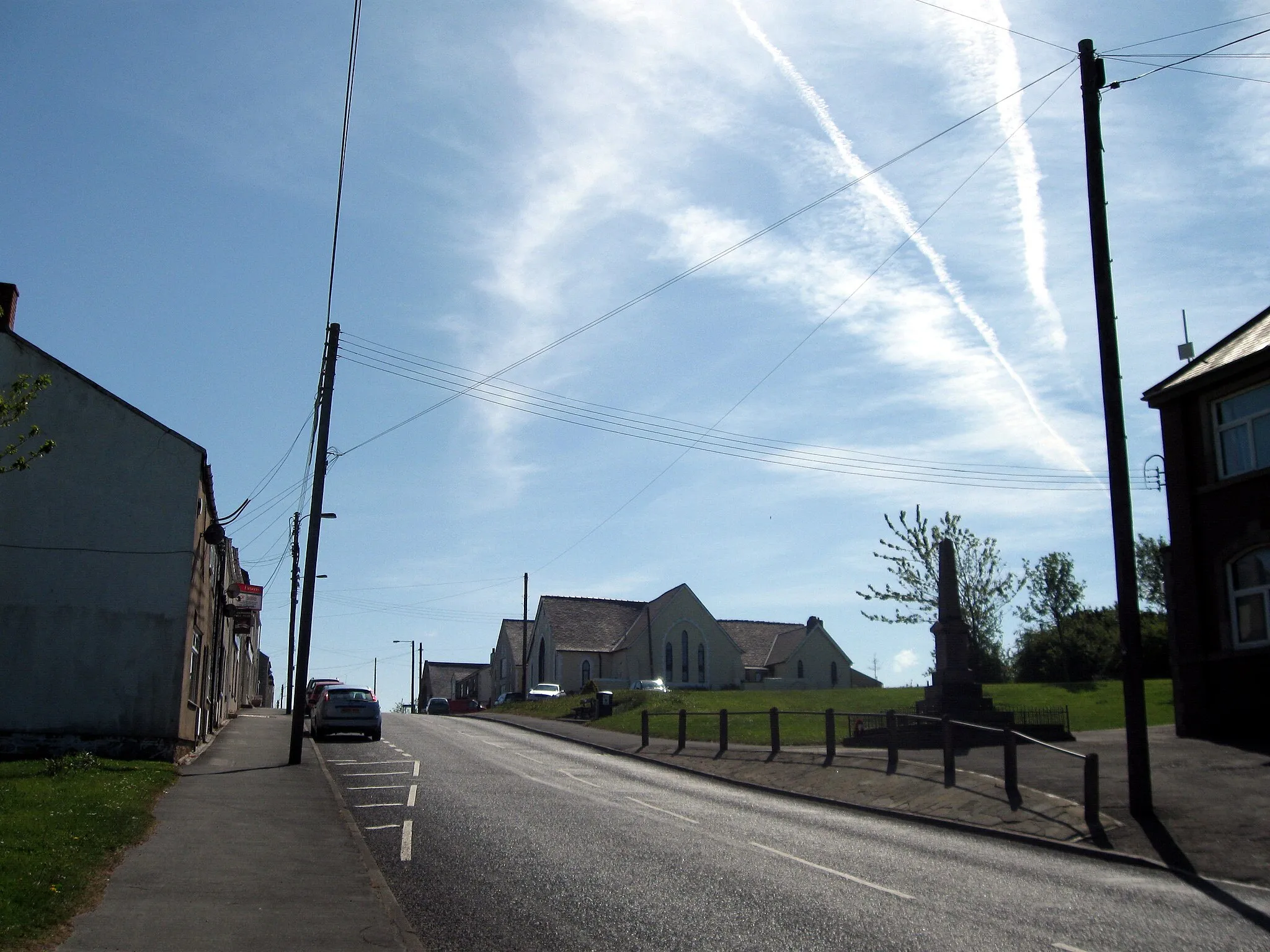 Photo showing: Front Street (B1283) in Sherburn Hill, County Durham, England, heading to the east away from Durham city
