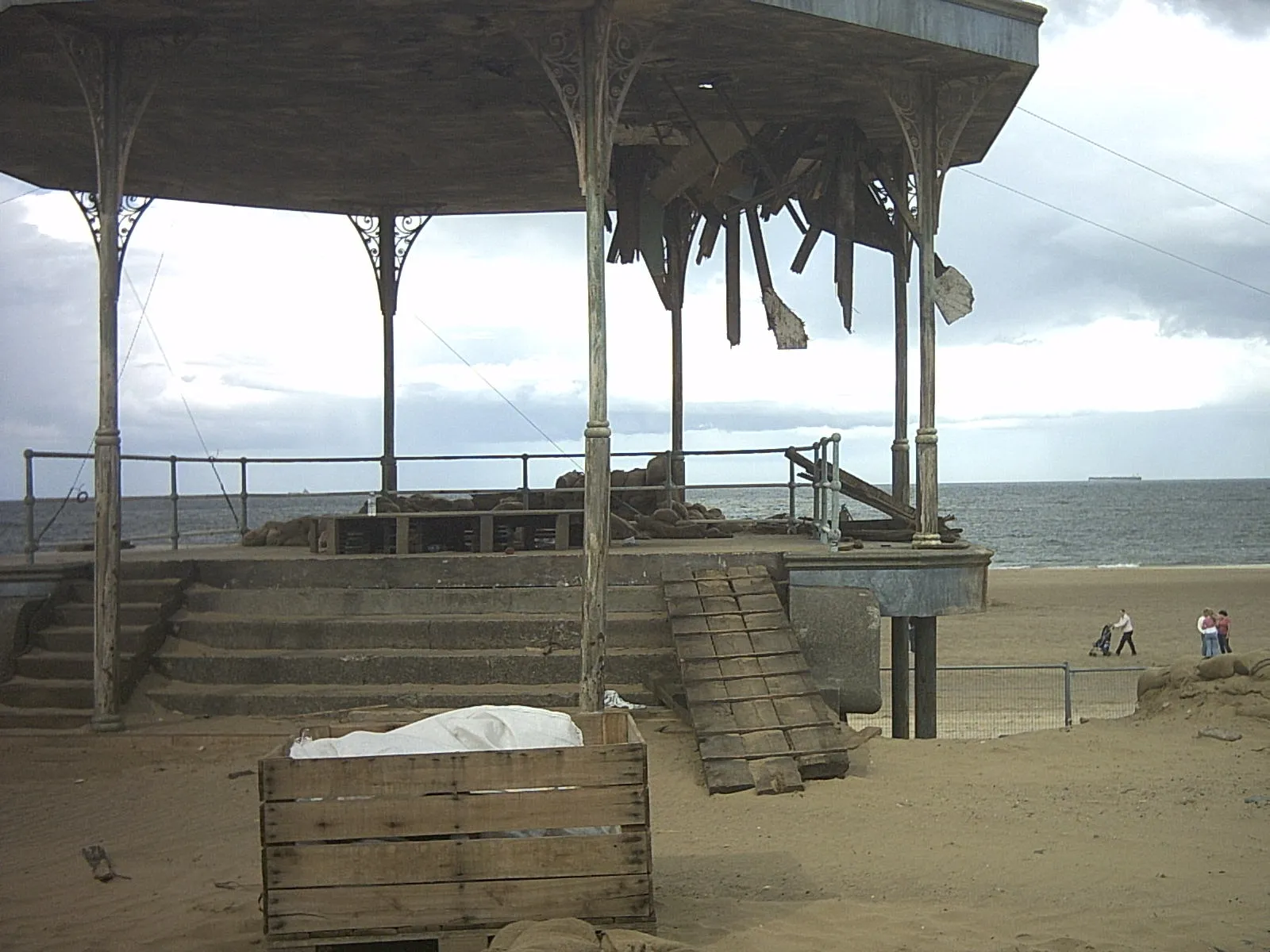 Photo showing: Film Set Redcar (August 2006)