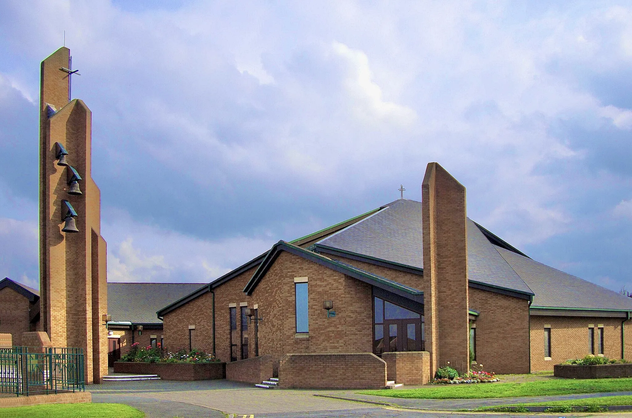 Photo showing: Photograph of the Roman Catholic Cathedral, Coulby Newham, Middlesbrough, England