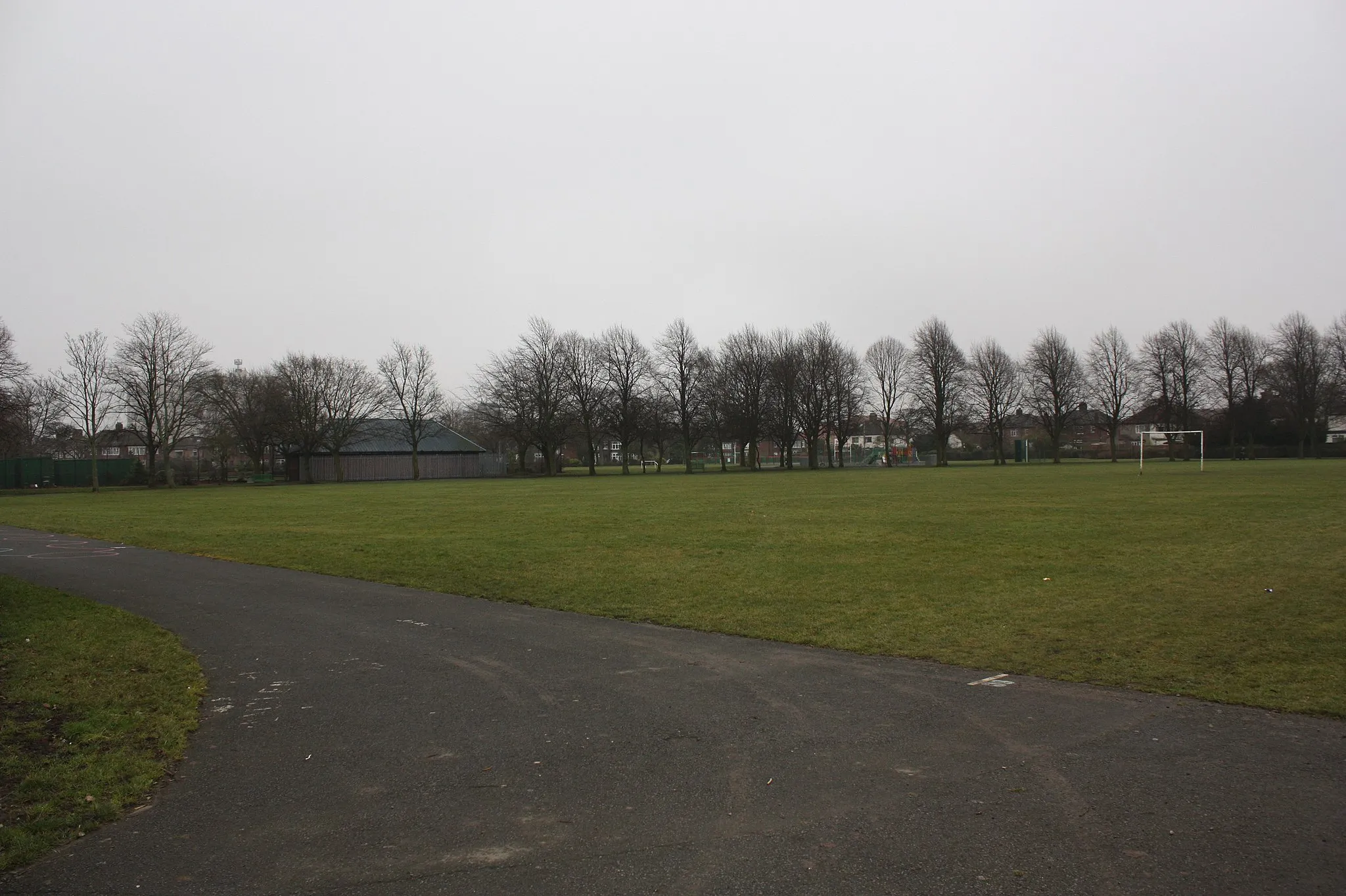 Photo showing: Village Park in Thornaby-on-Tees This photograph shows a view of a part of Village Park which is located in the central part of  Thornaby-on-Tees - just east of the River Tees and the A1045 road. This picture was taken from the Park Road entrance looking in a south-easterly direction towards Stainsby Grange Farm.