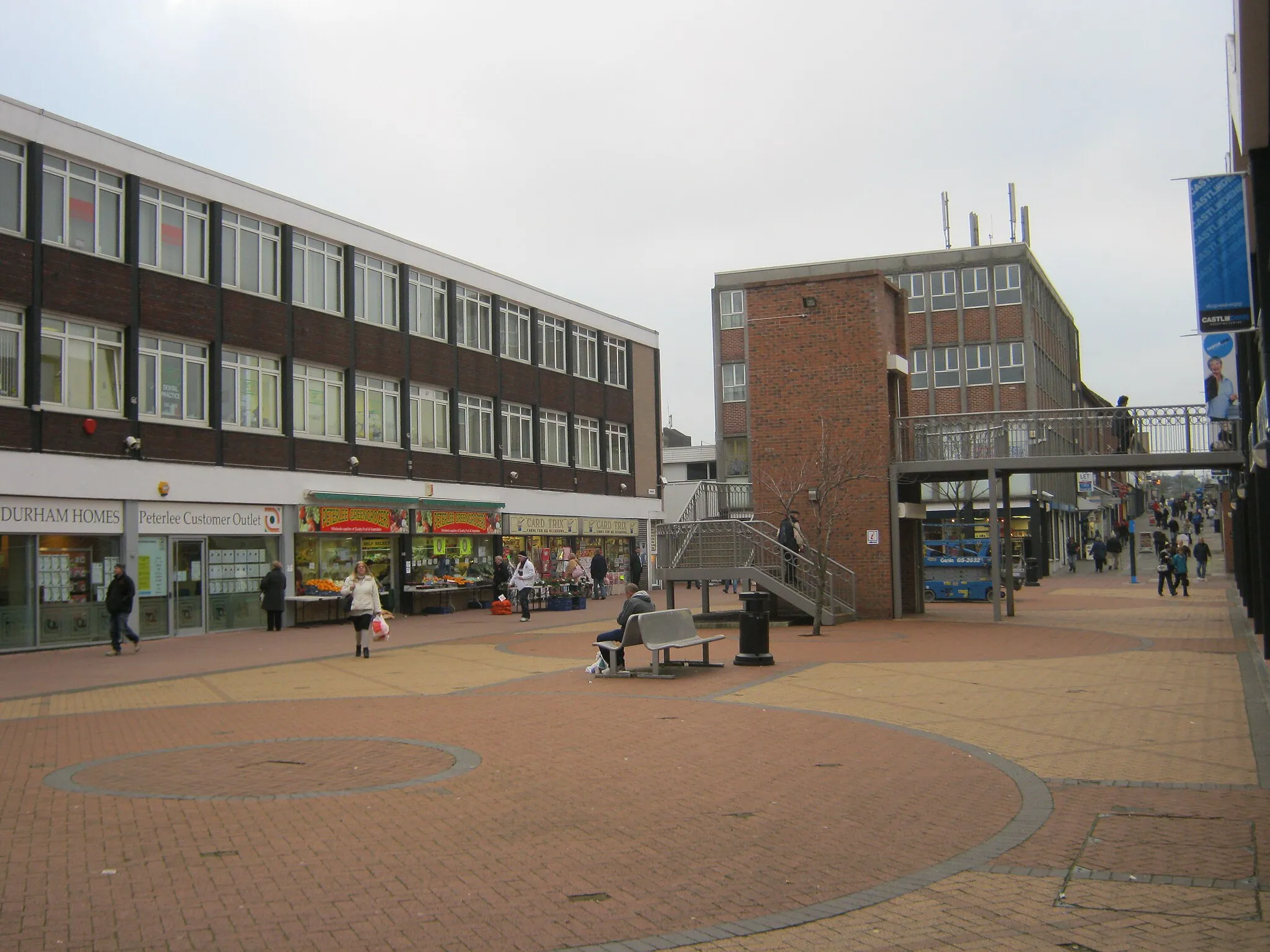 Photo showing: Pedestrian area in Castle Dene Shopping Centre at Peterlee