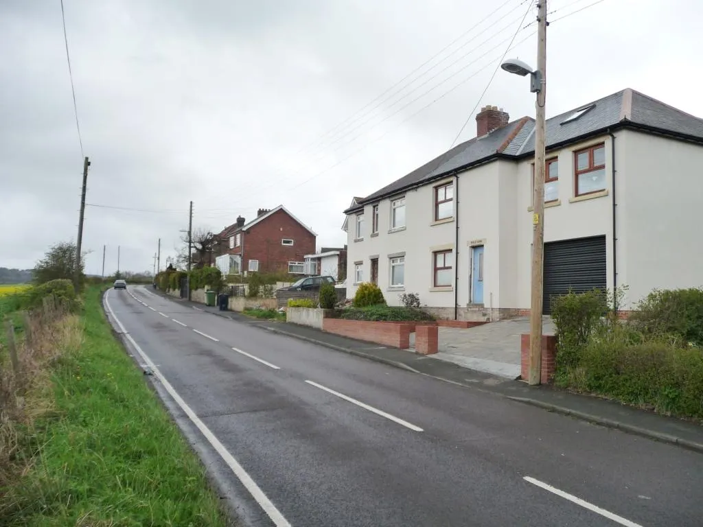 Photo showing: Extended houses on Lead Road