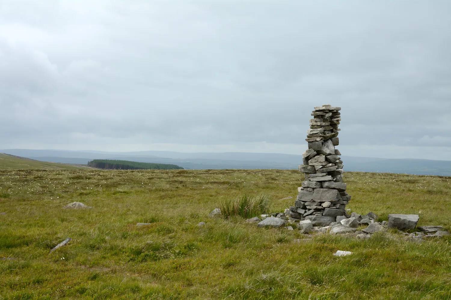 Photo showing: Cairn on Arndale Hill