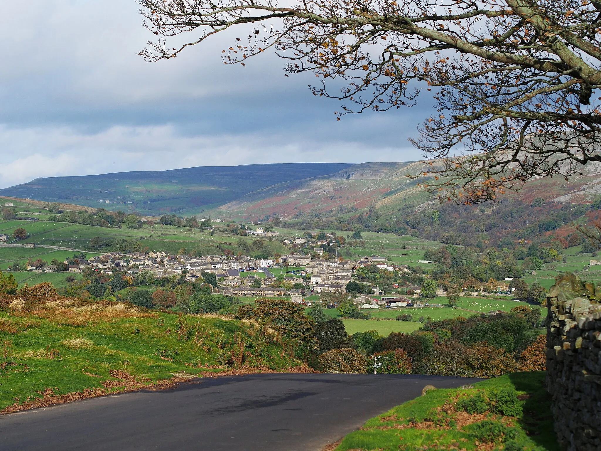 Photo showing: Reeth, Swaledale, seen from Grinton Lodge, looking towards Arkengarthdale