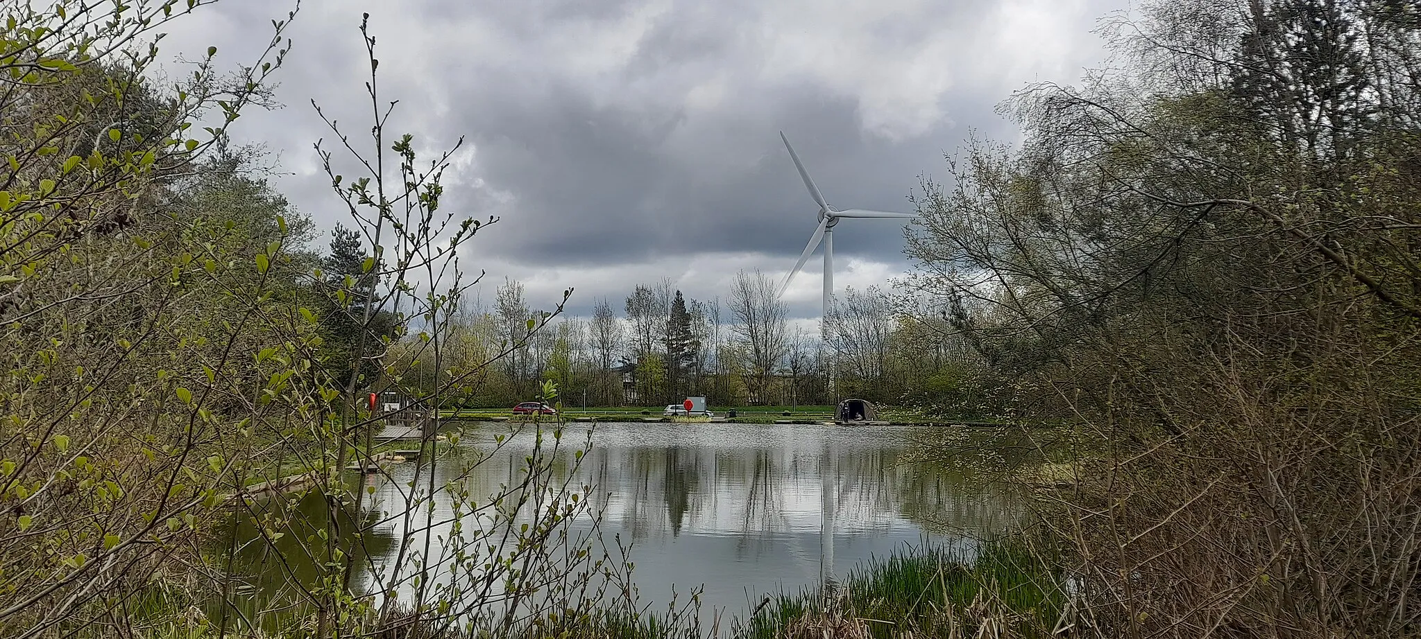 Photo showing: Greencroft Tarn Fishing Pond, located in Greencroft Industrial Park, County Durham, United Kingdom.