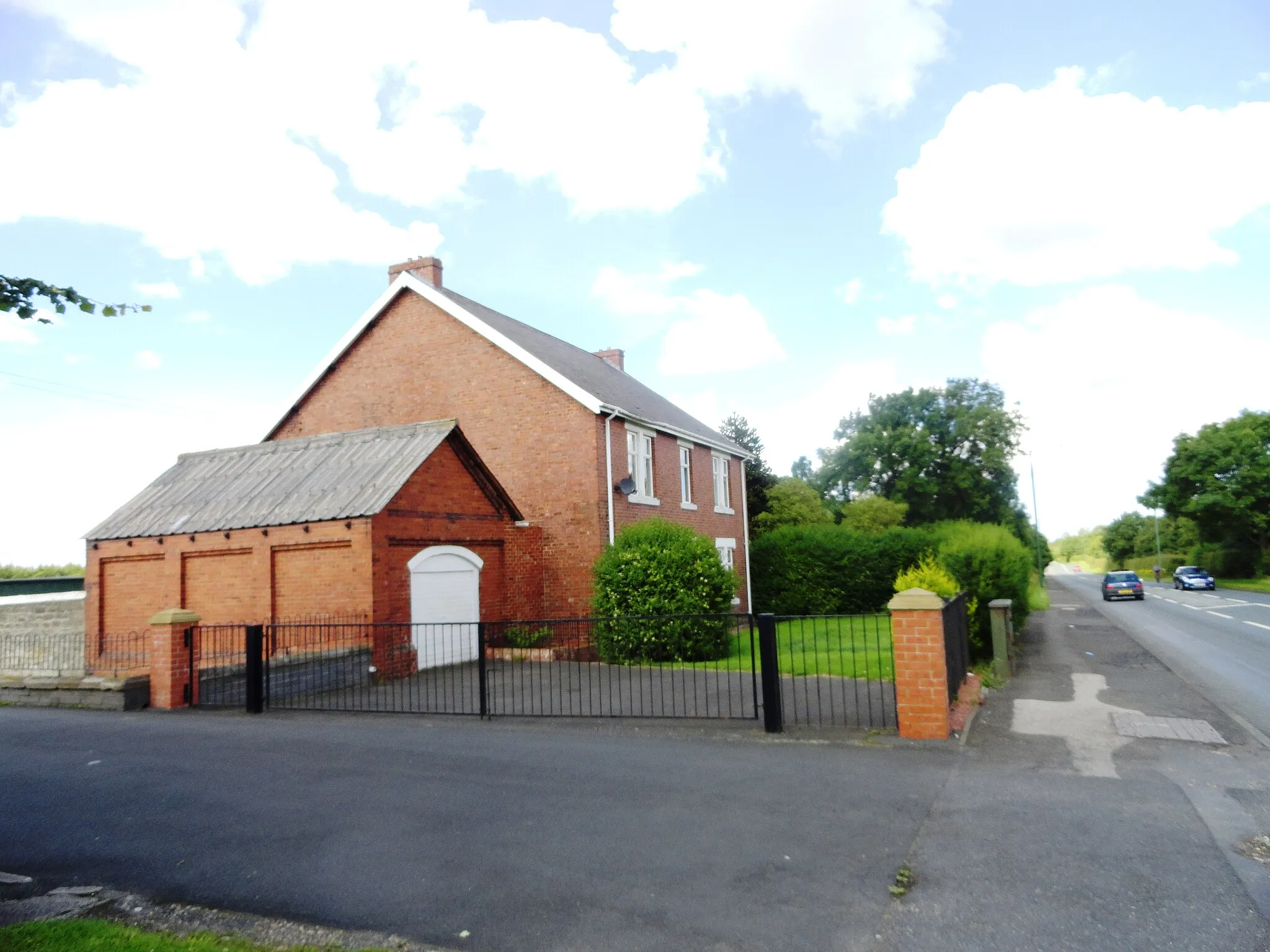 Photo showing: Former colliery house at the Hobson