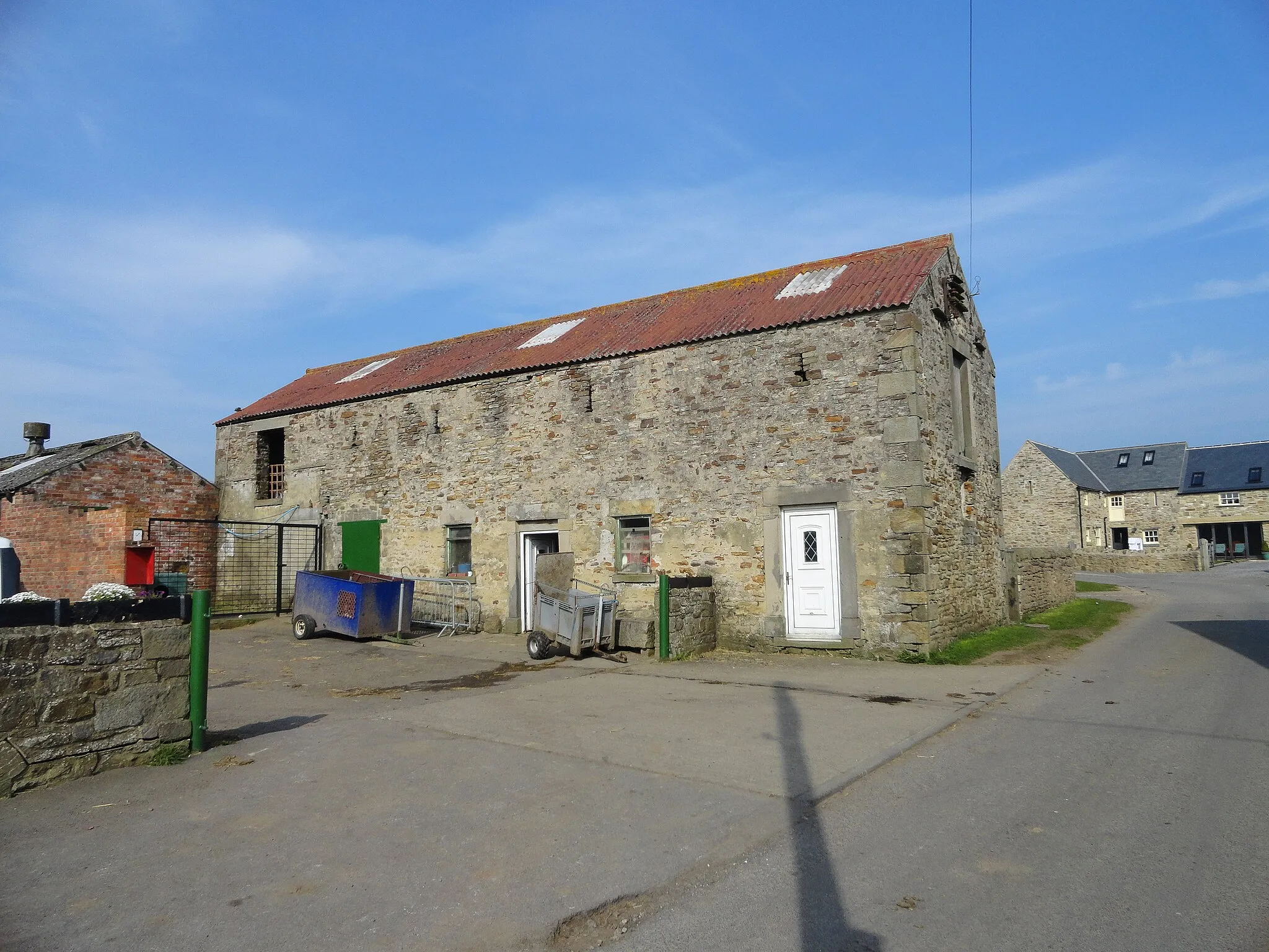 Photo showing: Old farm building at Newgiggen