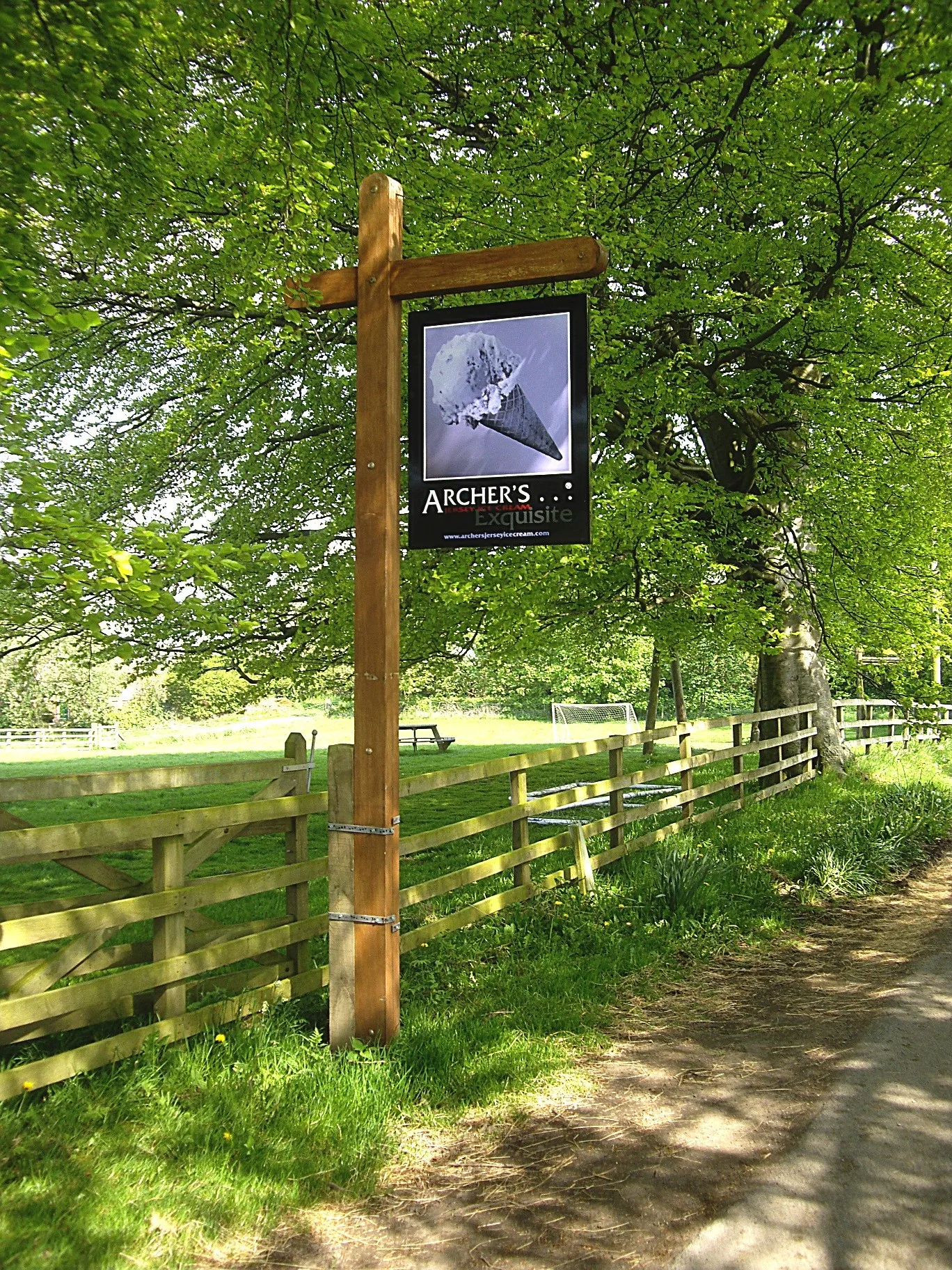 Photo showing: Archer's Jersey Icecream sign