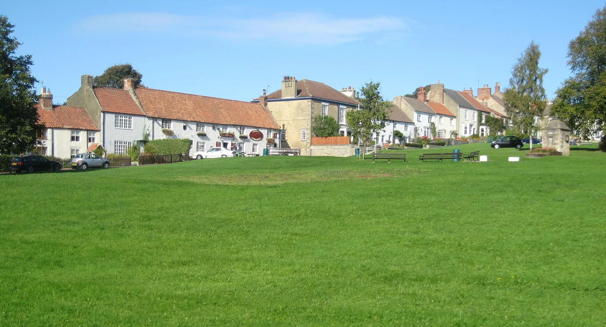 Photo showing: View of the village green and surrounding houses at Heighington, County Durham