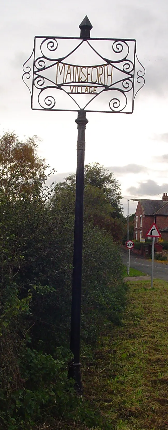Photo showing: Signpost in Mainsforth