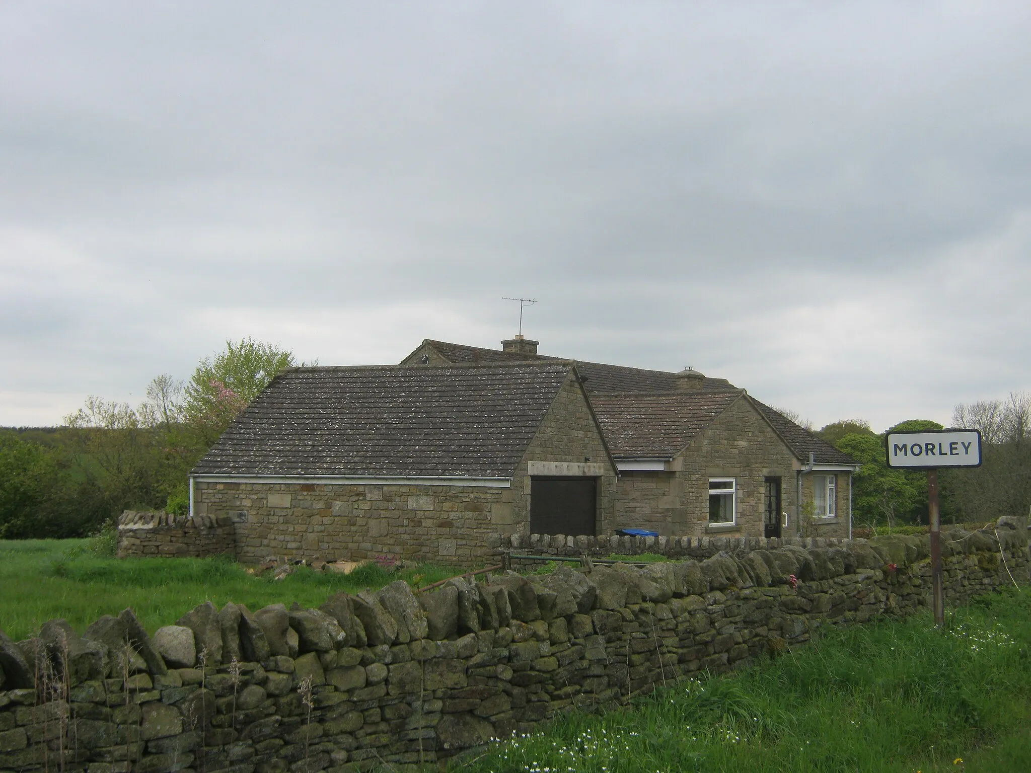 Photo showing: Kinmont in Morley