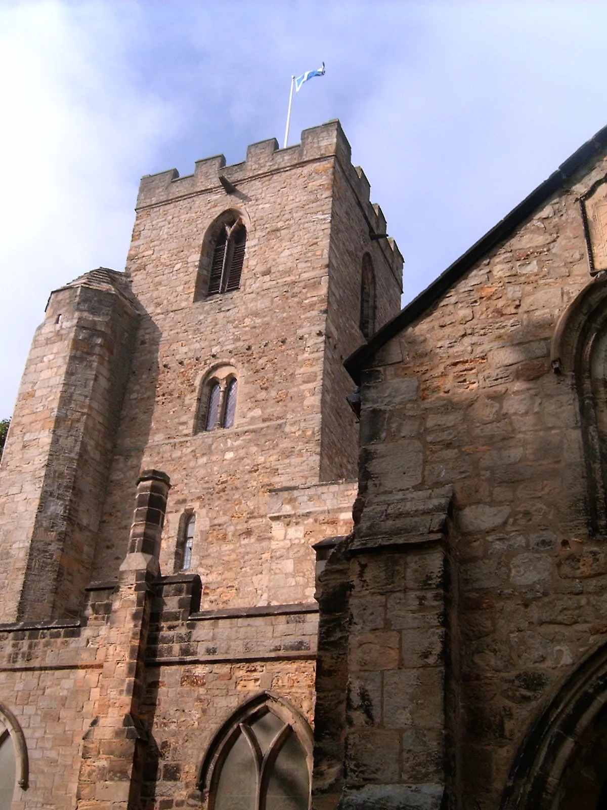 Photo showing: West tower of St Andrew's parish church, South Church, Bishop Auckland, County Durham, seen from the southeast